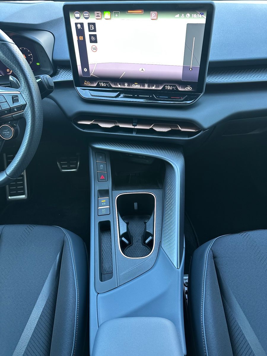 Fahrzeugabbildung CUPRA Terramar 1.5 eTSI DSG NAV+LED+AHK+HUD+KAM+SHZ