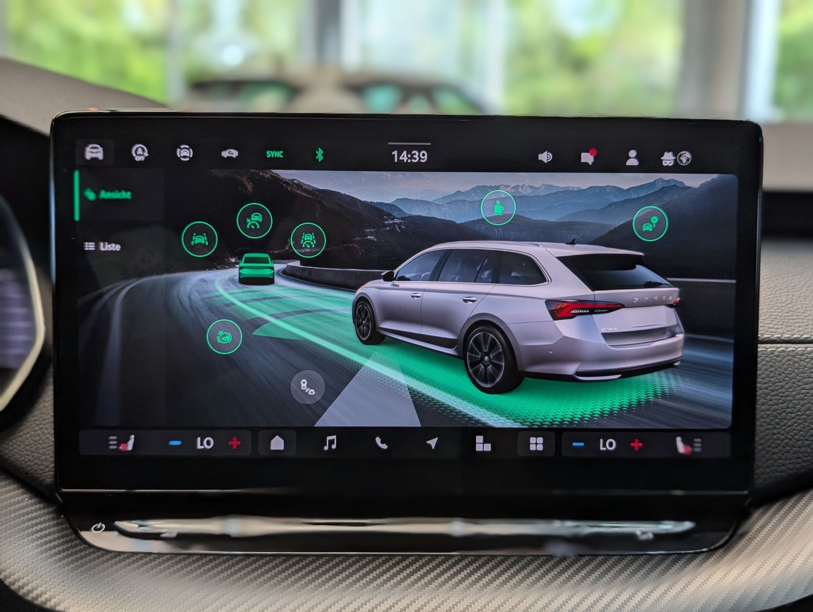Fahrzeugabbildung SKODA Octavia 2.0 TDI Sportline Matrix Canton Pano ACC