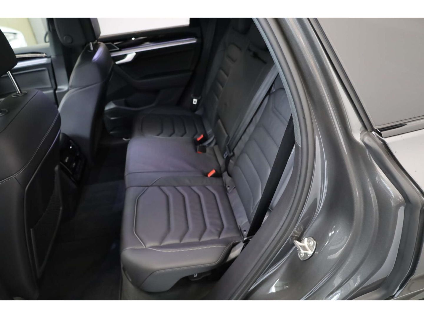 Volkswagen Touareg 3.0 TDI V6 4Mot. R-Line Black Style AHK foto 15