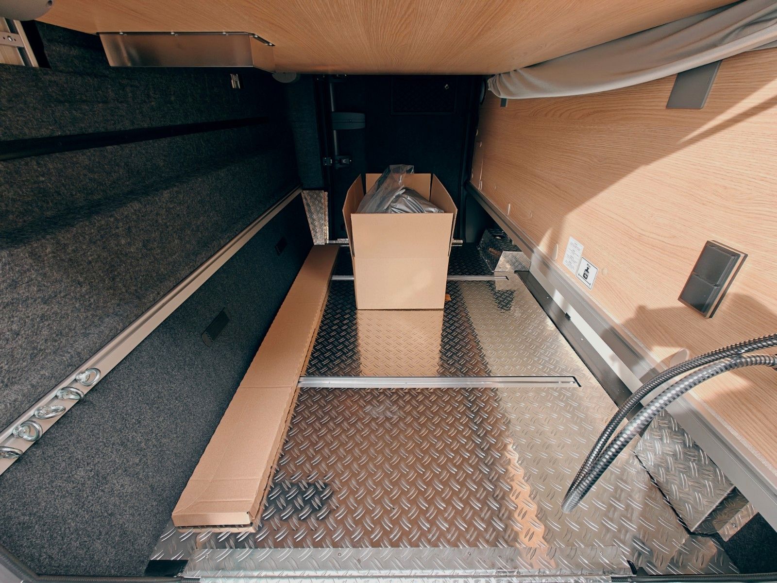 Fahrzeugabbildung HYMER / ERIBA / HYMERCAR B-KLASSE ML I 790 BLACKLINE