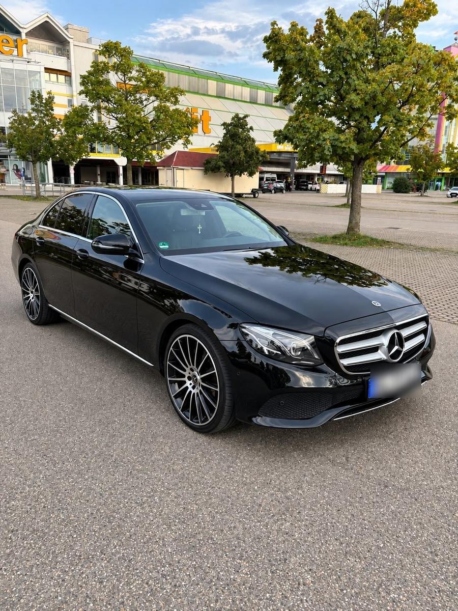 Mercedes-Benz E 220