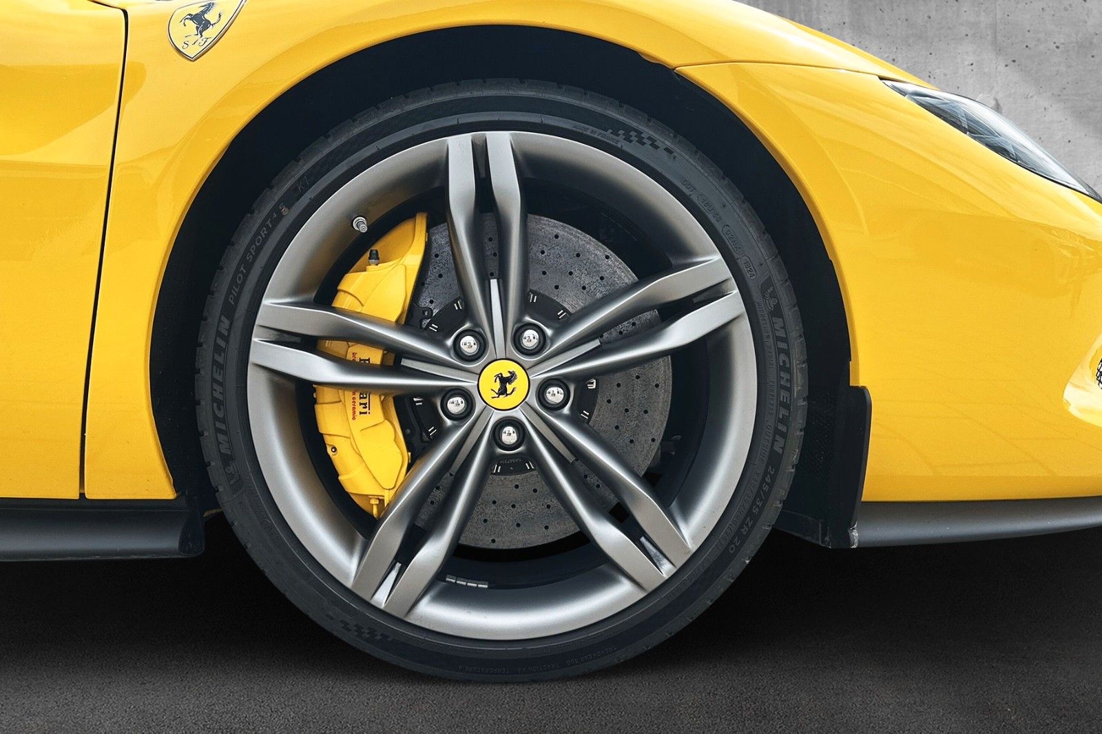 Fahrzeugabbildung Ferrari 296 GTS*Lift*Daytona Racing*Carbon