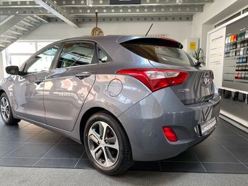 Hyundai i30 1.6 GDi blue
