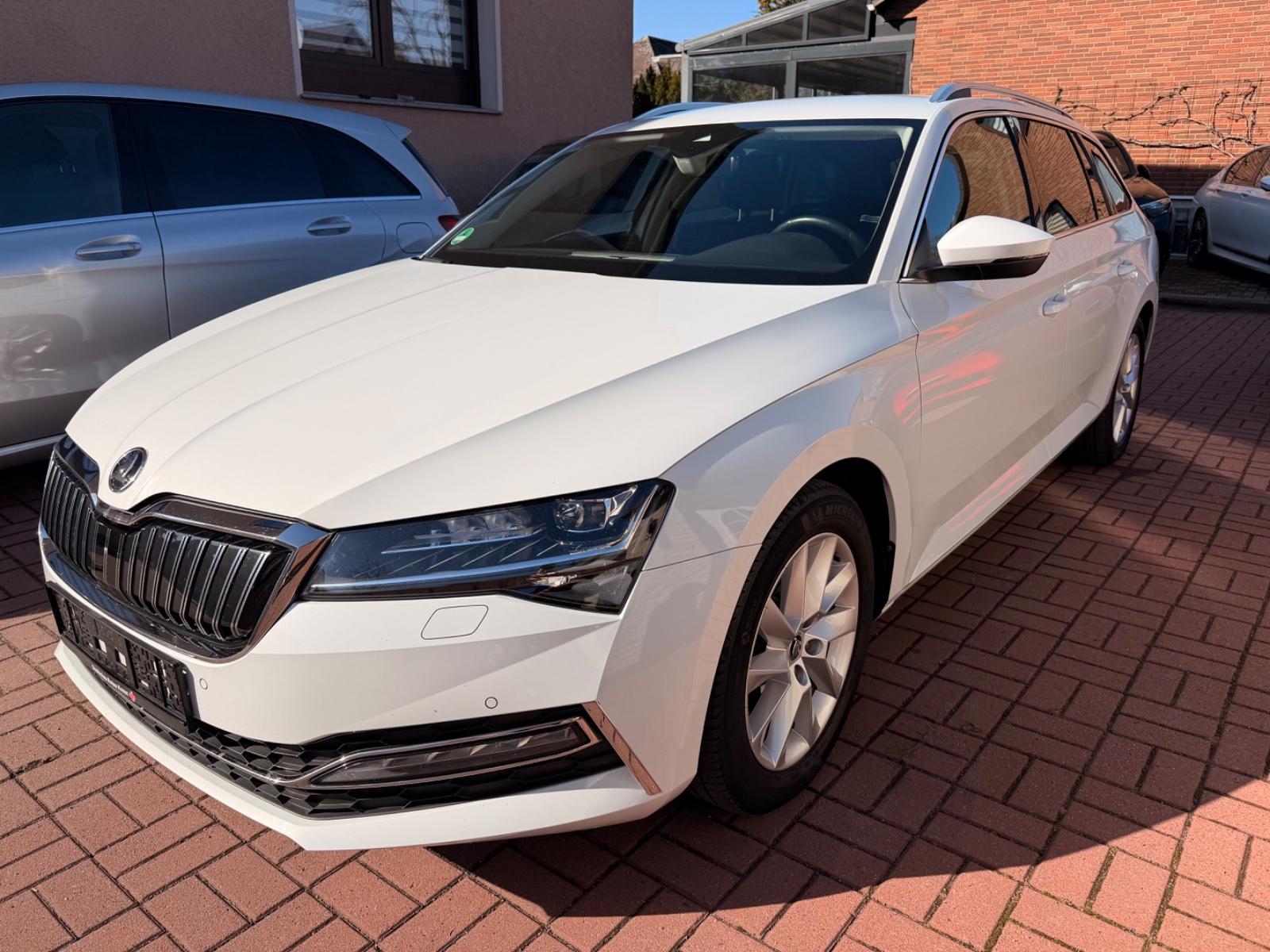 Skoda Superb Combi Style iV AUT+NAVI+LED