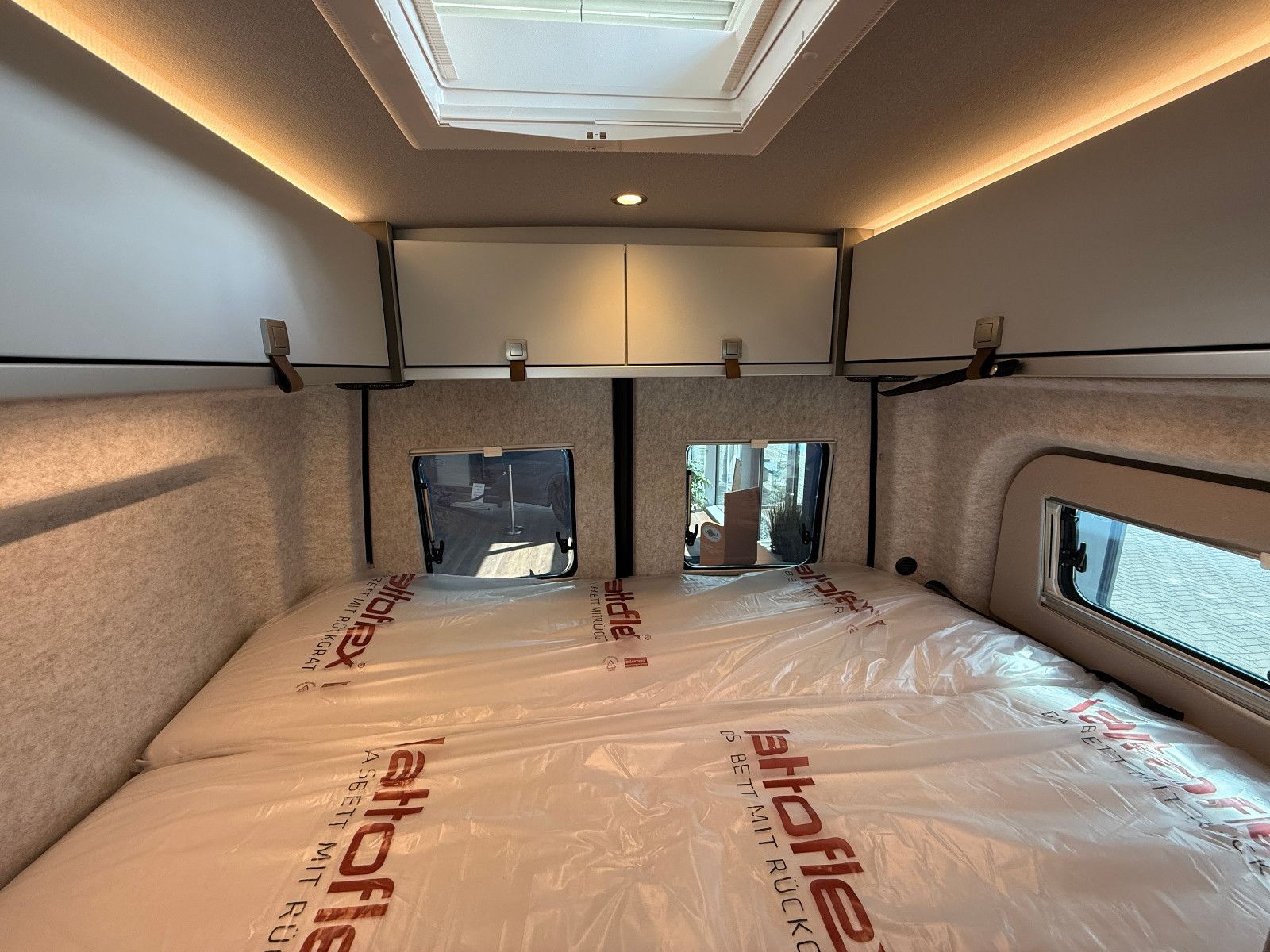 Fahrzeugabbildung HYMER / ERIBA / HYMERCAR Grand Canyon S - MB 600 - 4x4