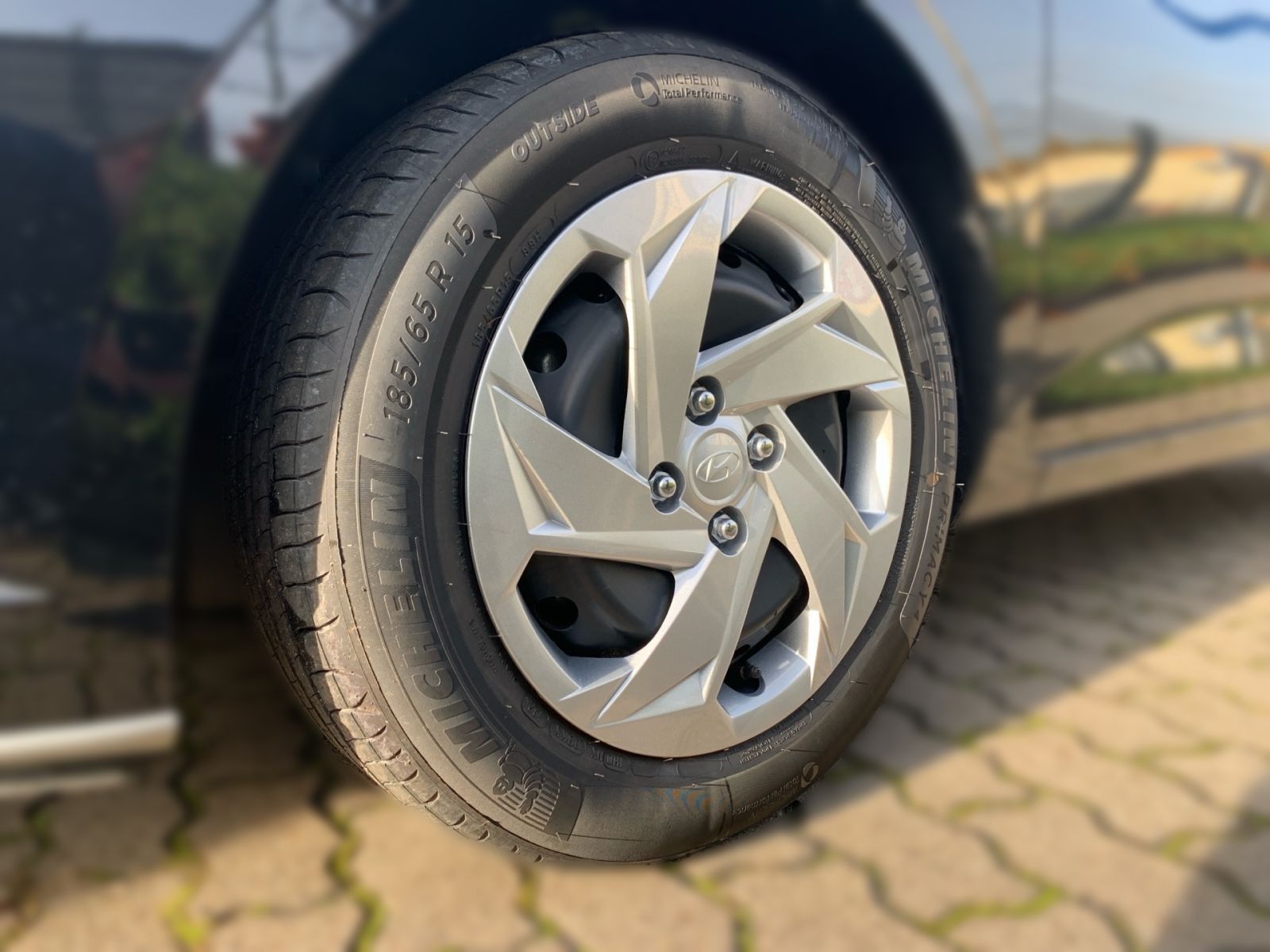 Fahrzeugabbildung Hyundai i20 FL 1.2 Select Navi Kamera Funktion Paket