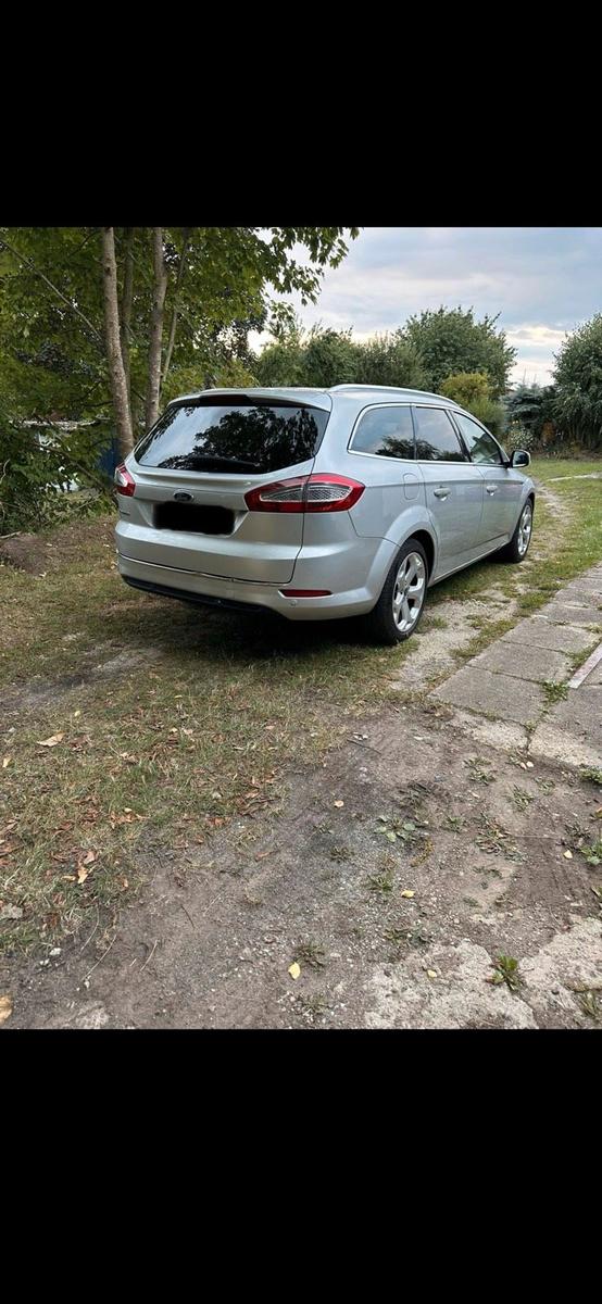 Ford Mondeo 2014 — interior
