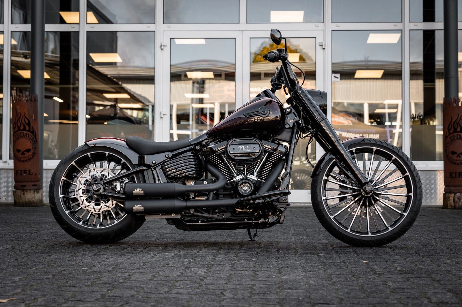Fahrzeugabbildung Harley-Davidson FAT BOY FLFBS 114 MY24 - JEKILL&HYDE - CUSTOM