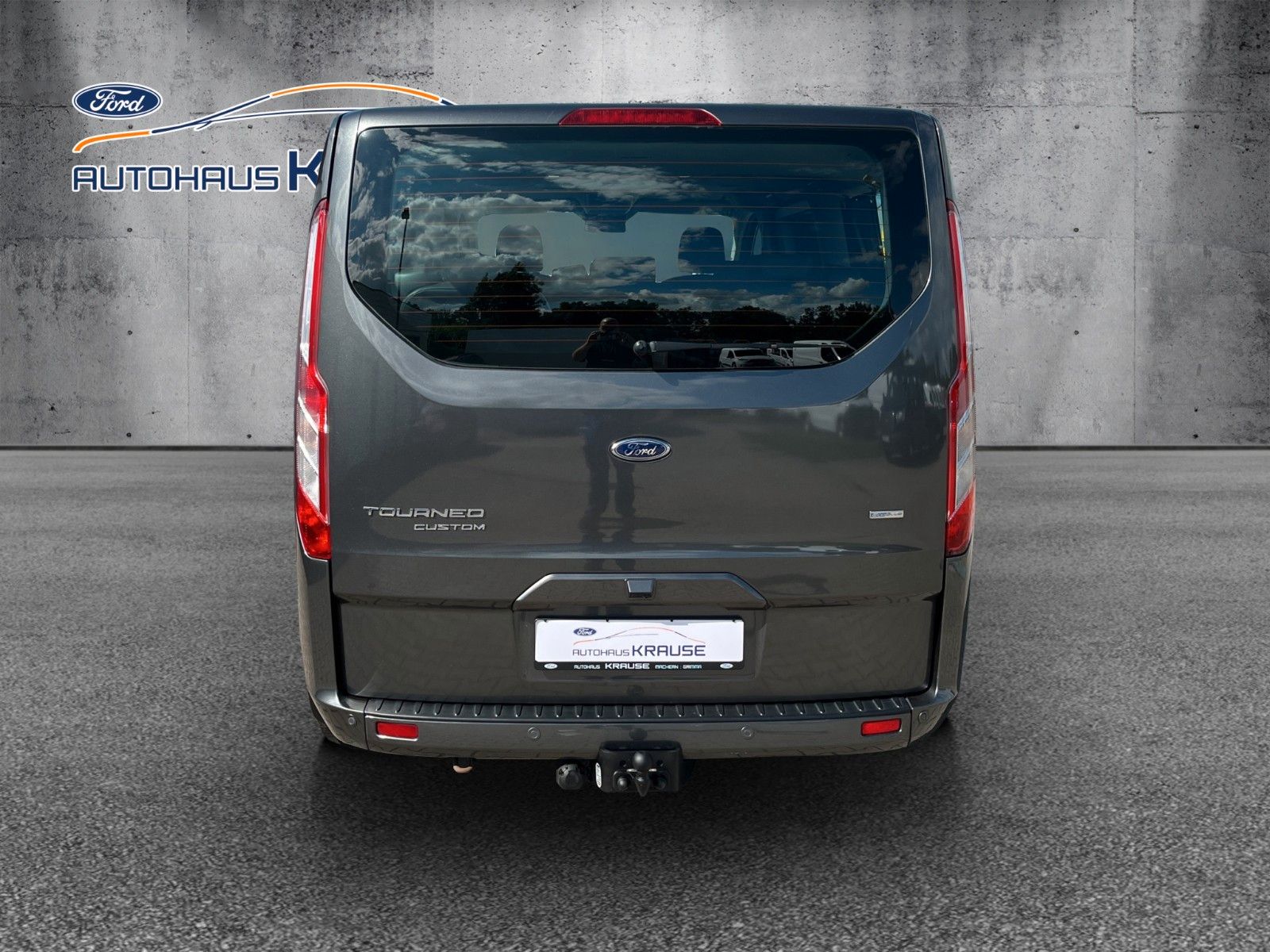 Fahrzeugabbildung Ford Titanium 320L2