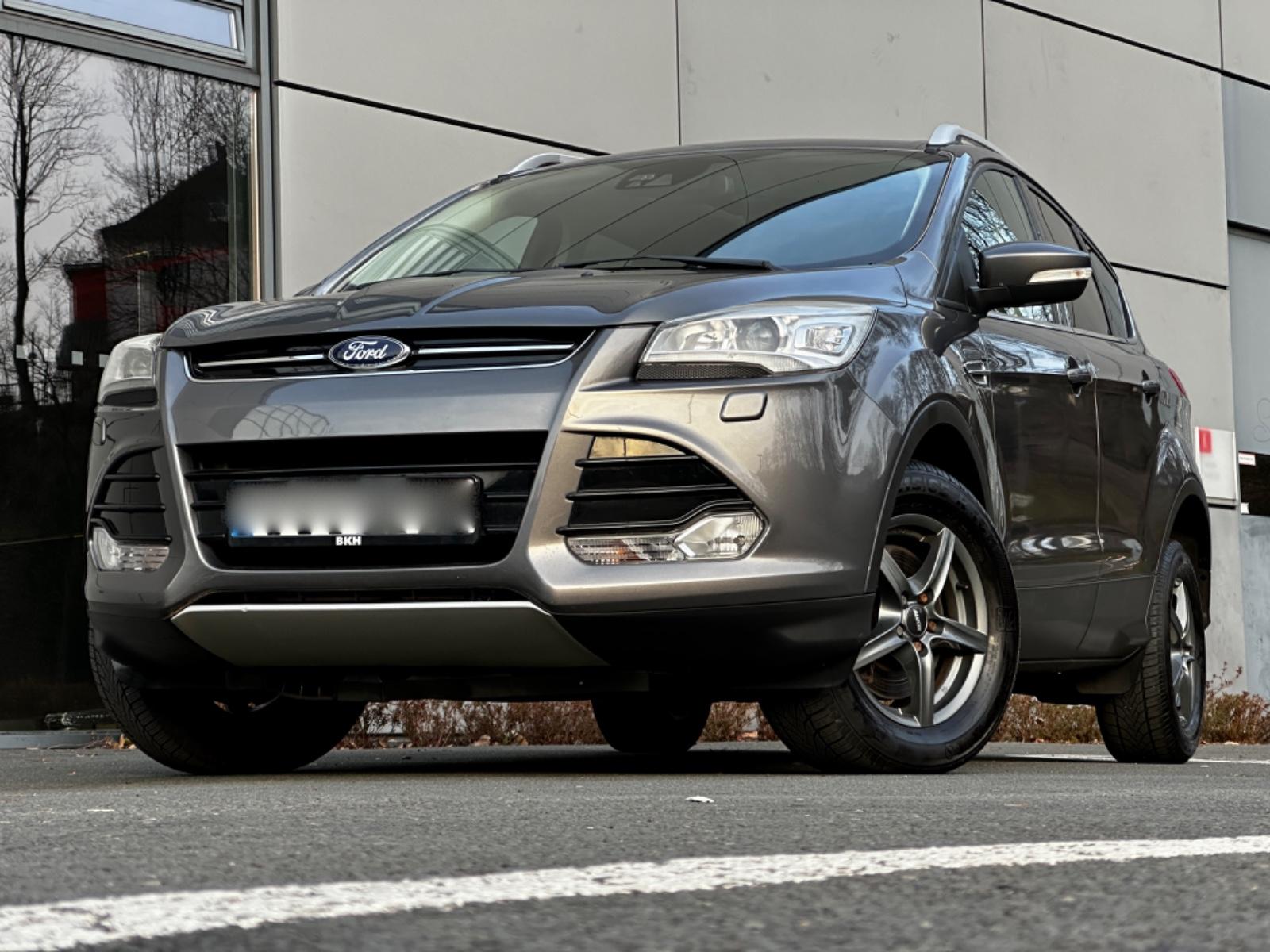 Ford Kuga Titanium 4X4 Leder Pano Keyless Bi-Xenon
