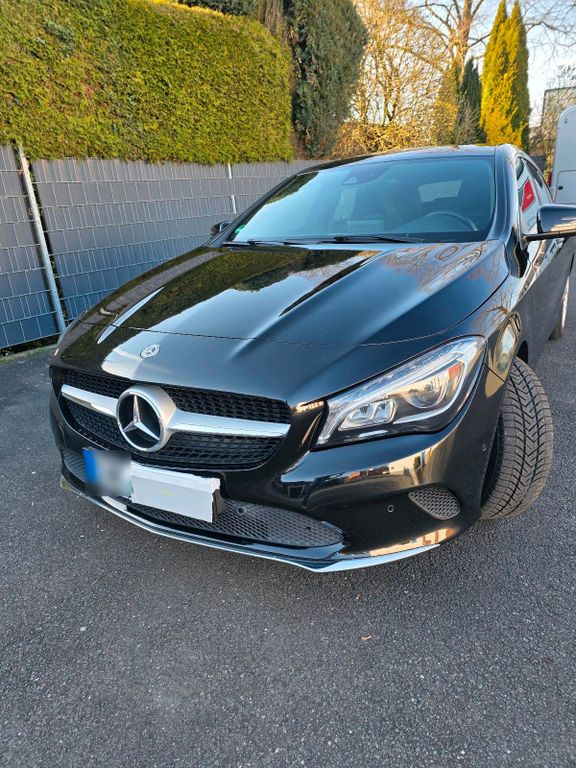 Image of Mercedes-Benz CLA 200