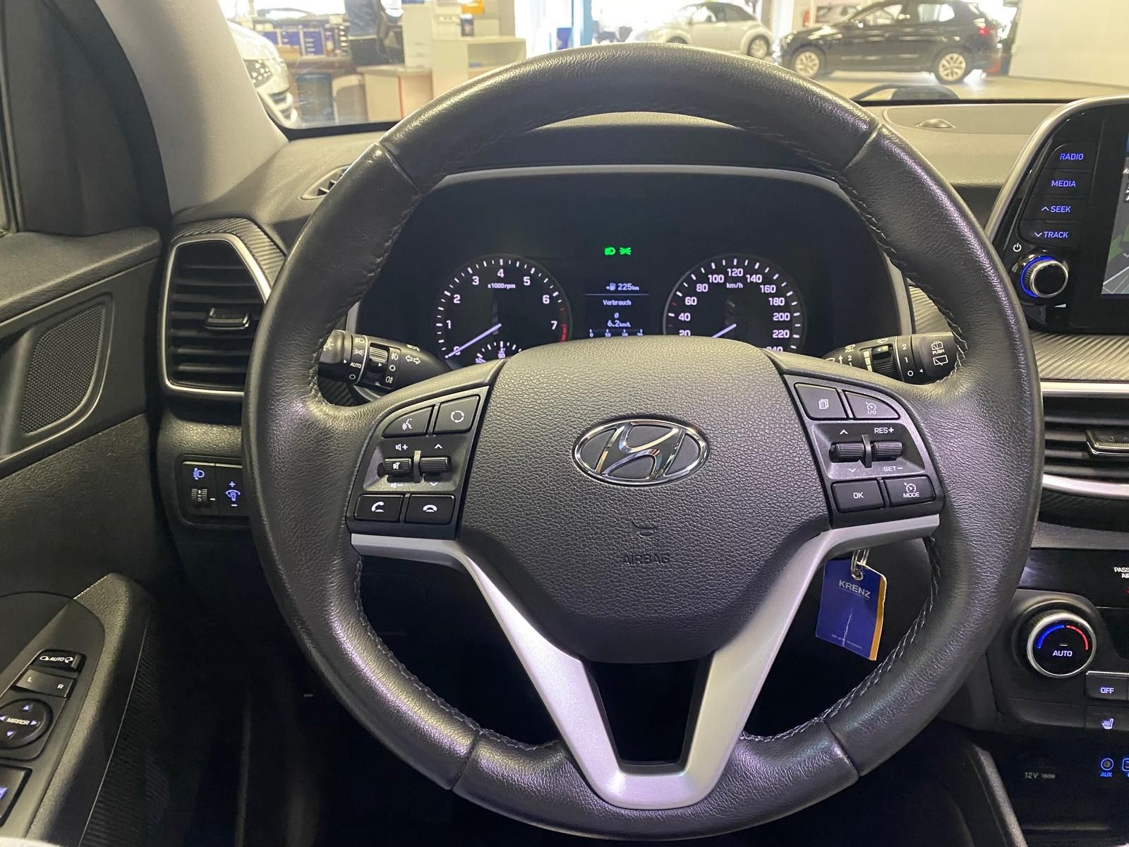 Fahrzeugabbildung Hyundai TUCSON 1.6+KAMERA+NAVI+ALLWETTER+PANORAMADACH
