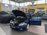 Volkswagen Golf VI 1.2 TSI Behindertgerechter Umbau Rollstu - Volkswagen Golf mit Benzin-Antrieb: Kombi, 1.2