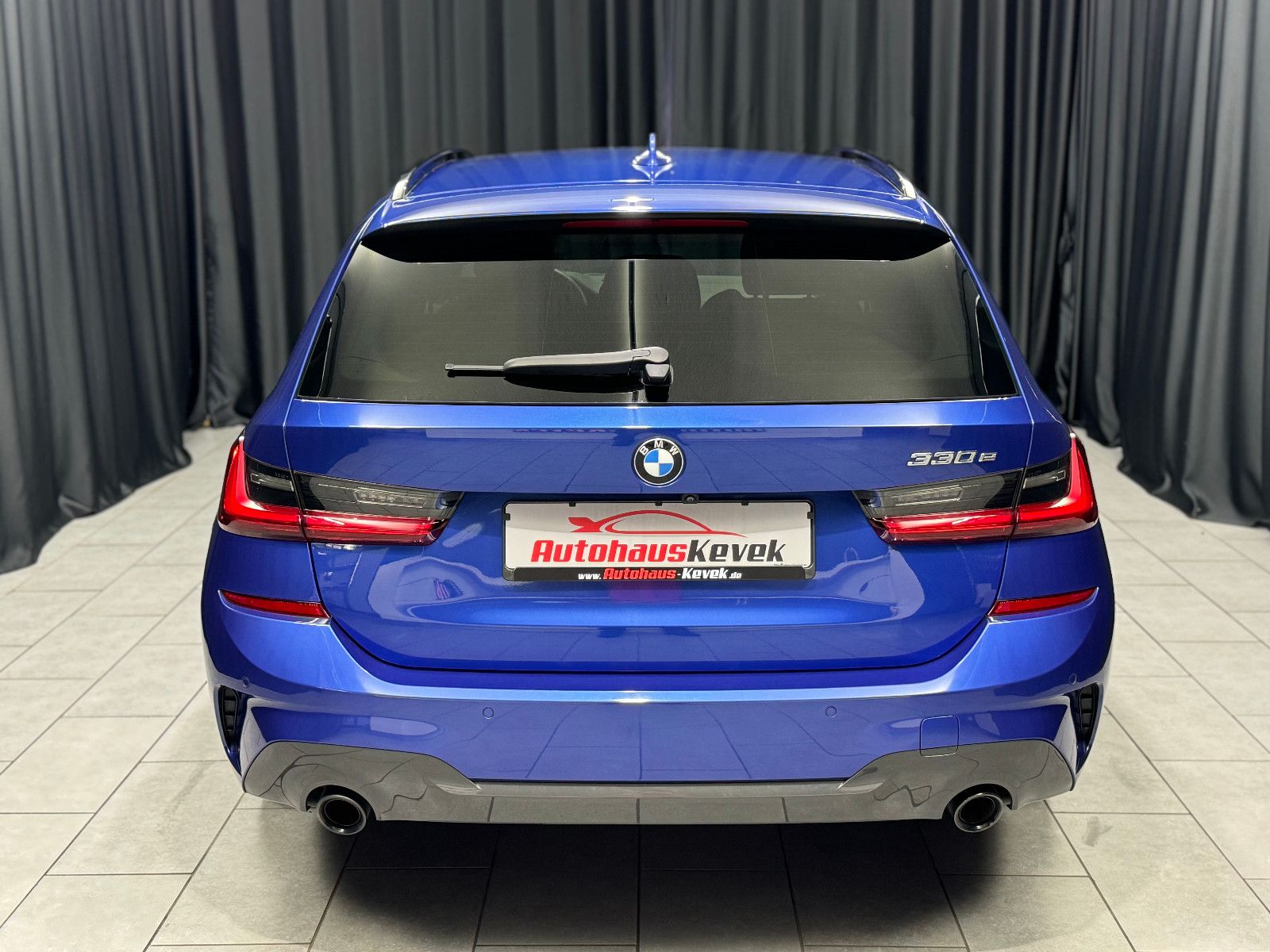 Fahrzeugabbildung BMW 330e M Sport Touring |LASER|HEAD-UP|HARMAN|LEDER