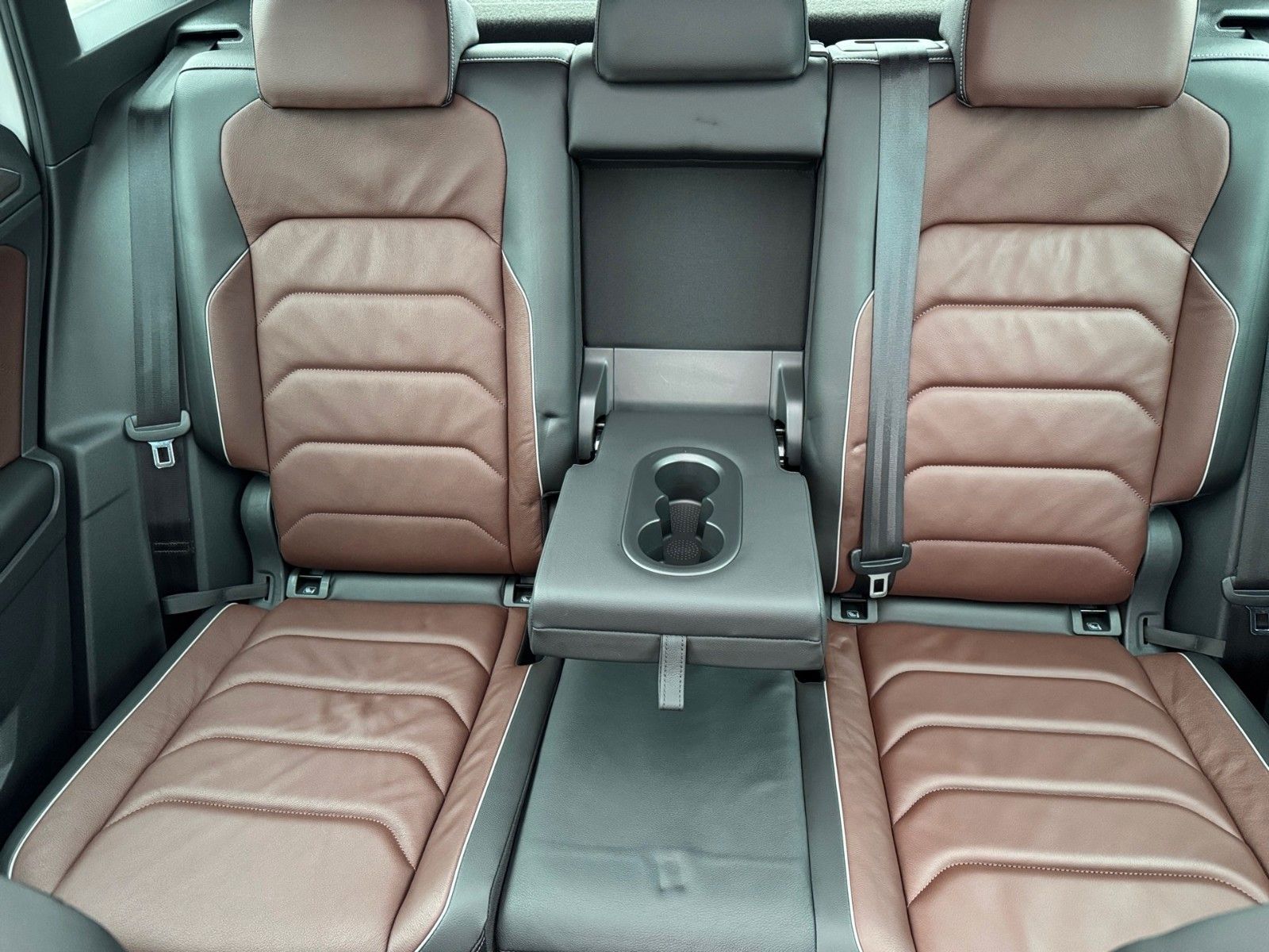 Fahrzeugabbildung Volkswagen Tiguan Elegance 4Motion 2.0 TDI