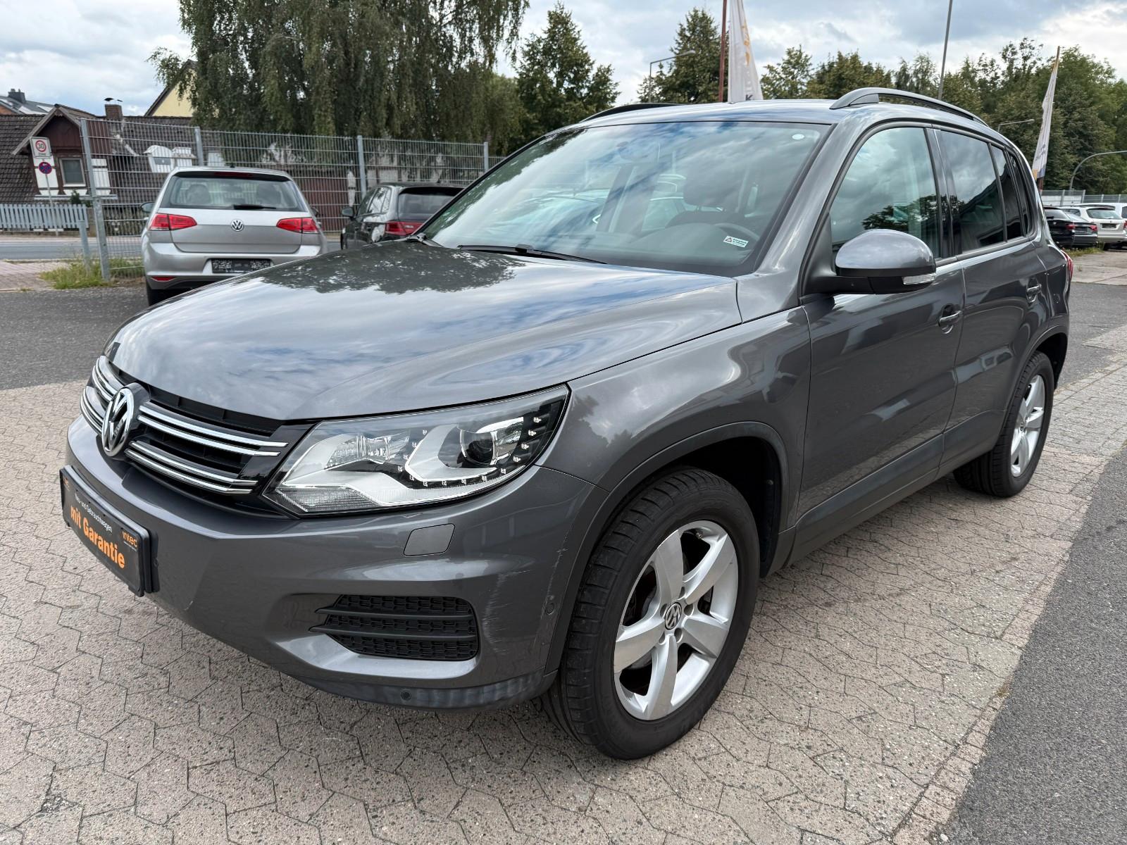 Volkswagen Tiguan Track & Field 4Motion*DSG*AHK*Bi-XENON*