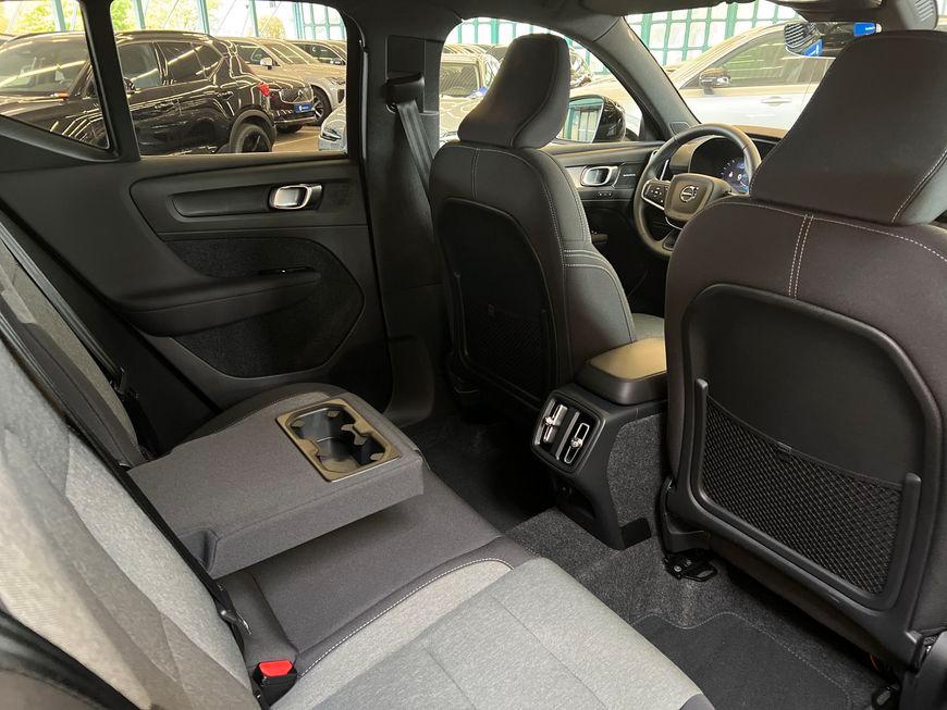 Volvo XC40 B3 Plus Black-Edition DKG 360° Pixel-LED Al