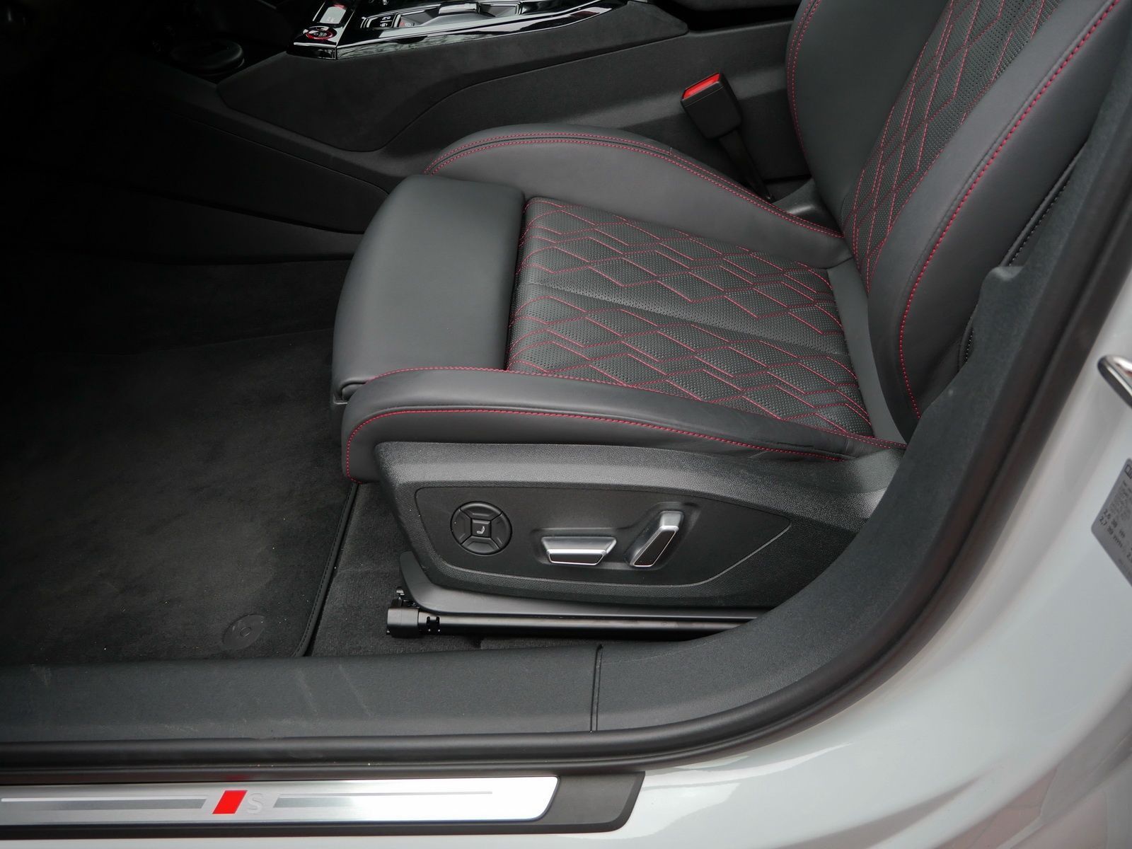 Audi S6 e-tron - Bild 24