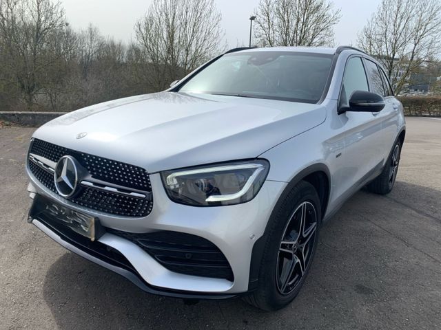 Mercedes-Benz GLC 300 300e 4Matic  AMG Line