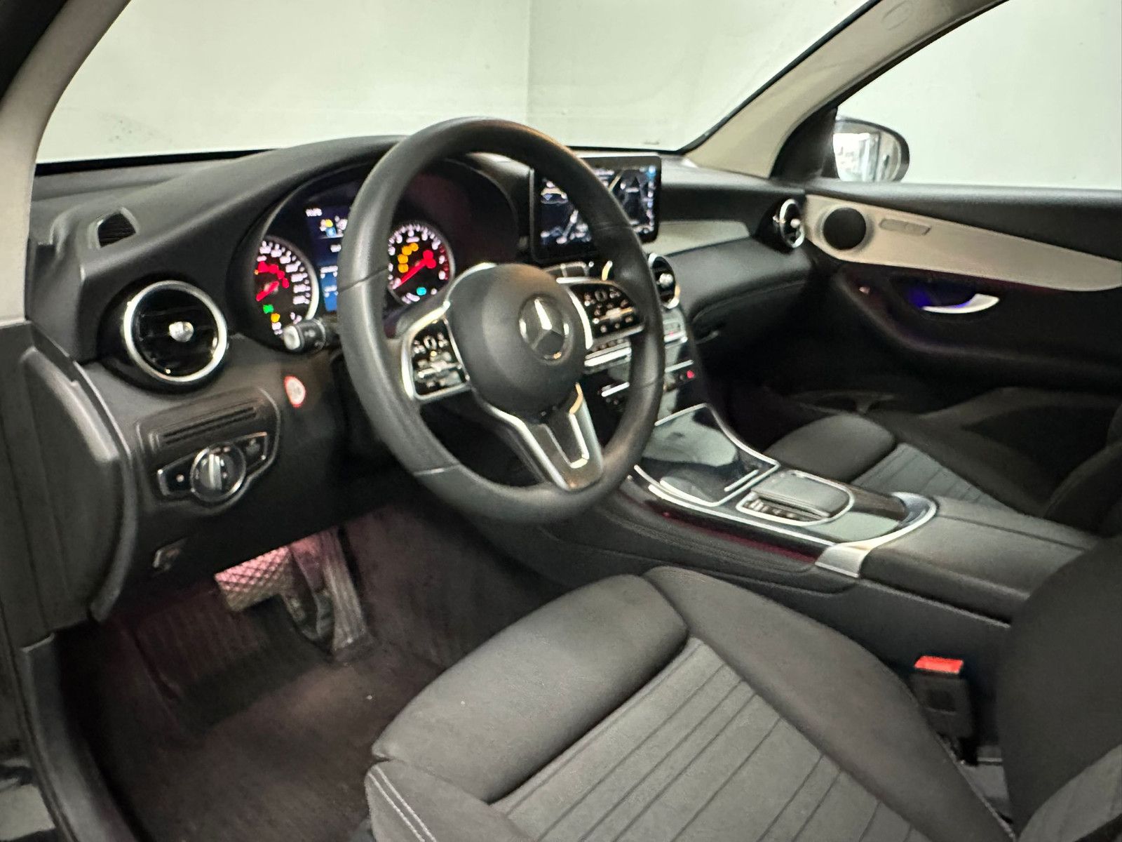 Fahrzeugabbildung Mercedes-Benz GLC 300 e 4MATIC Autom. *NIGHT*LED*AHK*