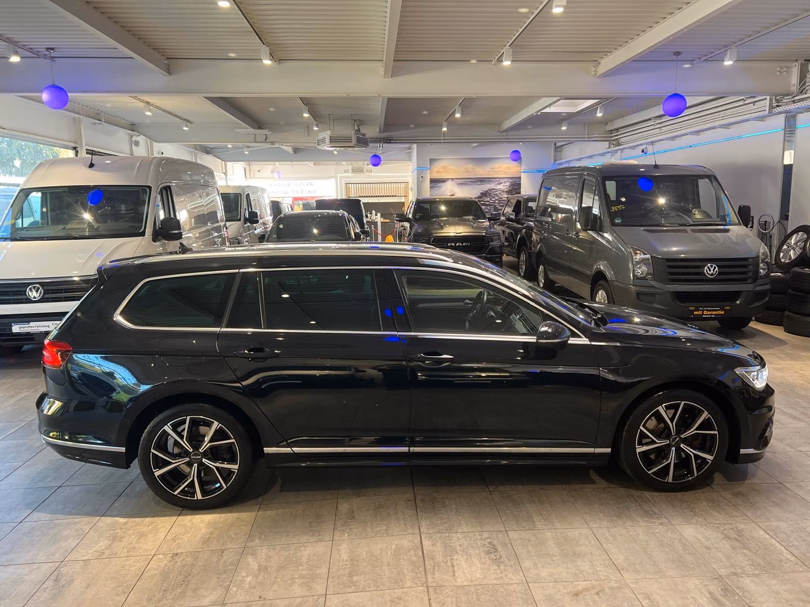 Volkswagen Passat Variant R-Line 4Motion*Pano*360°*AHK*DSG
