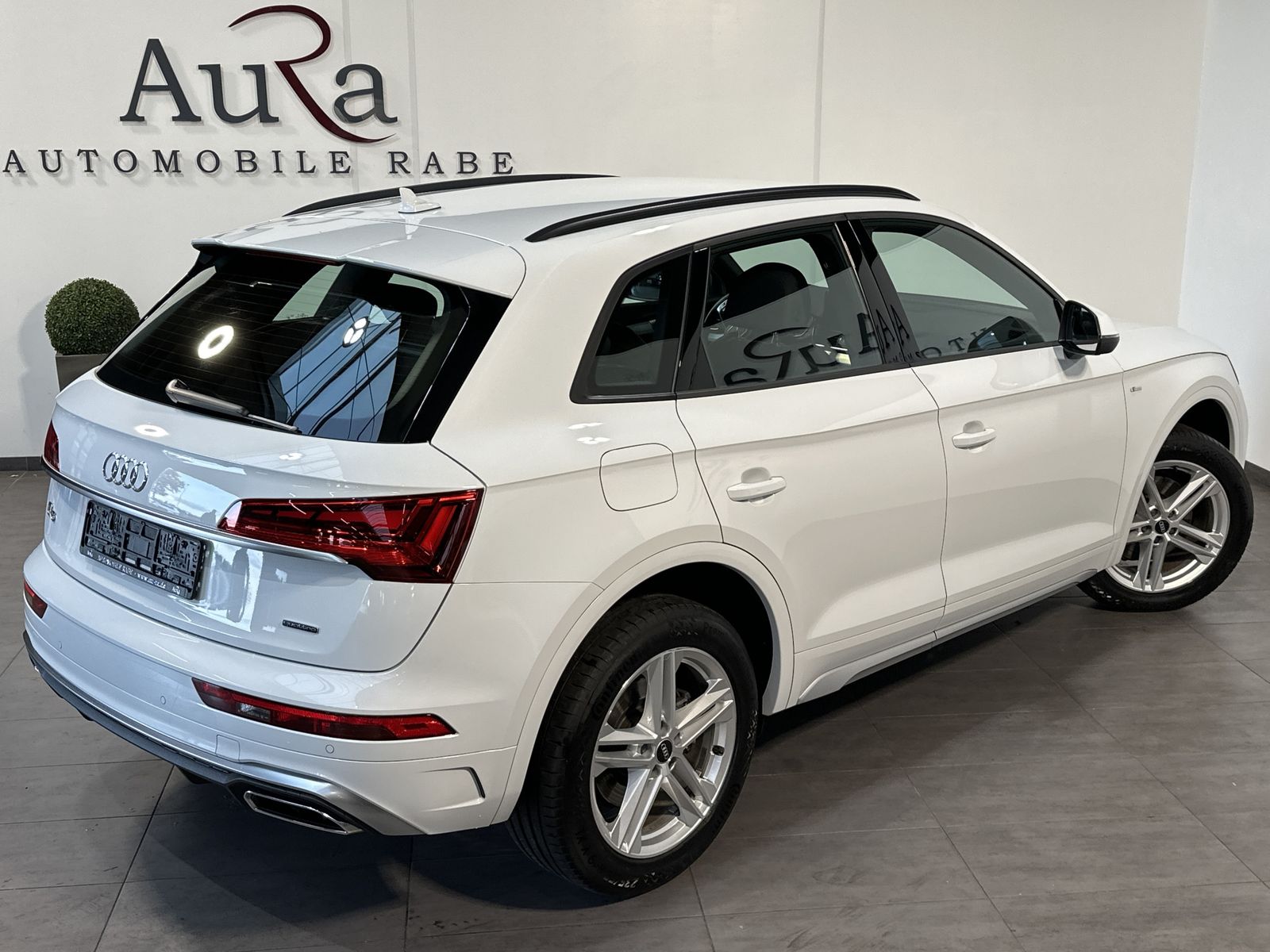 Fahrzeugabbildung Audi Q5 40 TDI Quattro S-Line NAV+LED+HUD+ACC+19ZO+PP