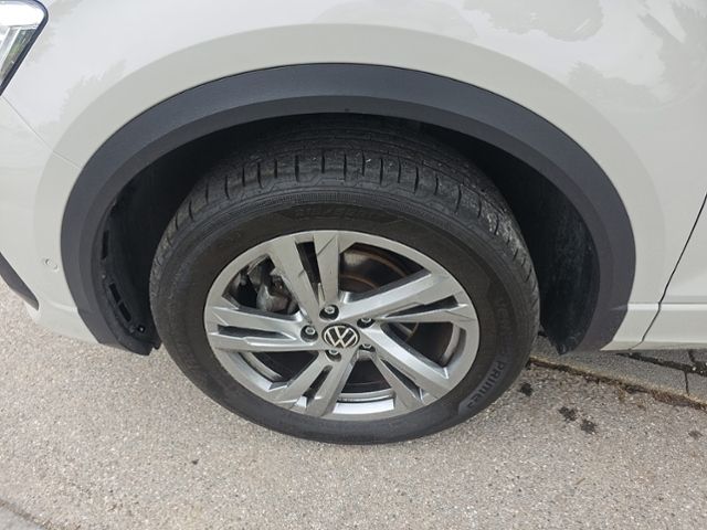 Fahrzeugabbildung Volkswagen T-Roc R-LINE 1,0 TSI LED APP CONNECT SHZ DAB PDC