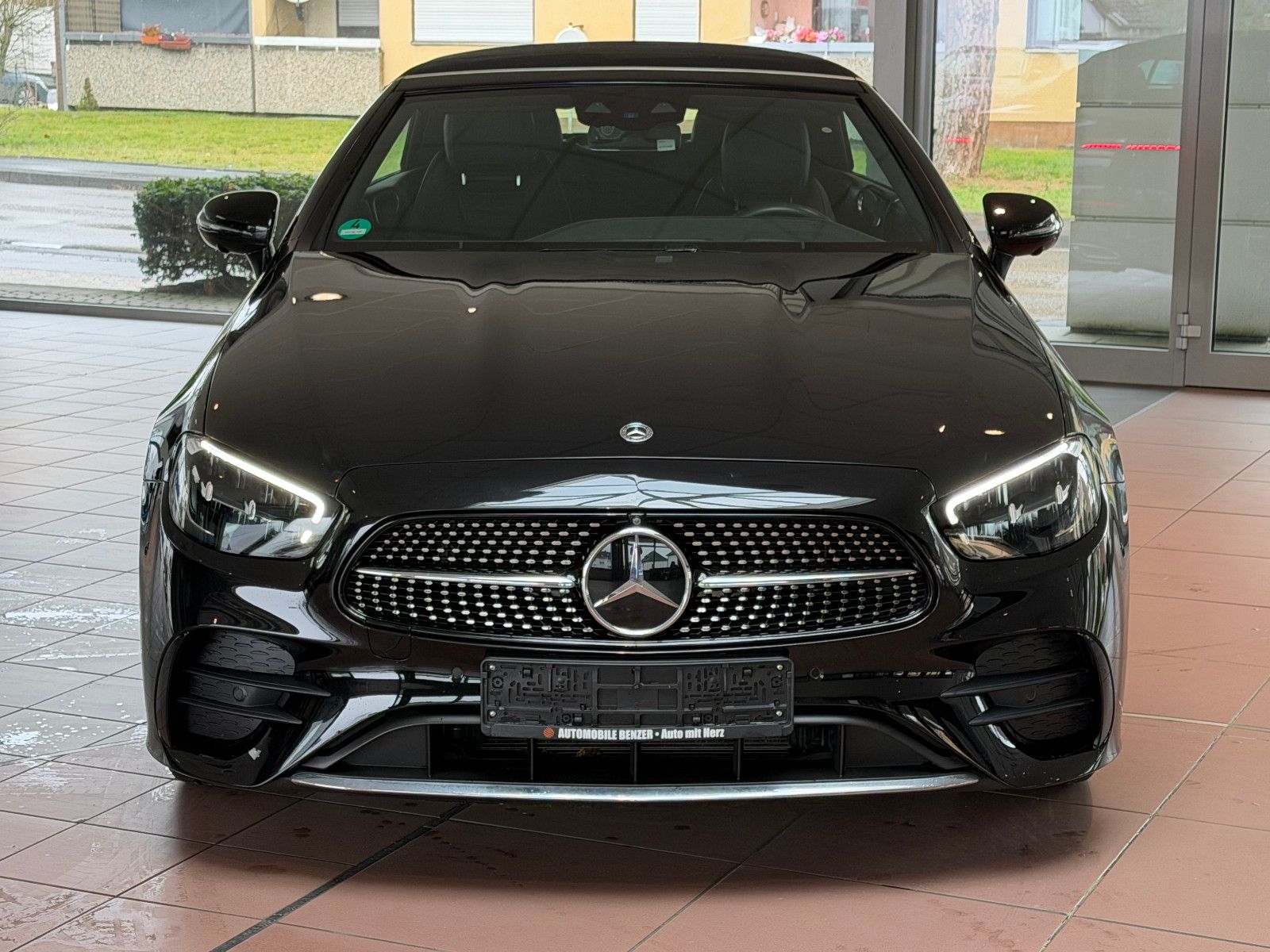 Fahrzeugabbildung Mercedes-Benz E 450 Cabrio AMG/BURMESTER/HUD/AMBIENTE/MASSAGE/