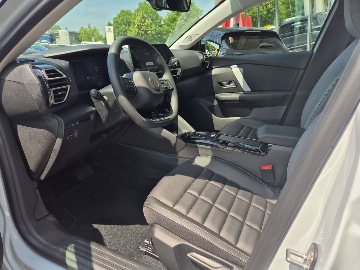Fahrzeugabbildung Citroën C4 Max 1.2 PureTech 130 AT LED CarPlay SHZ