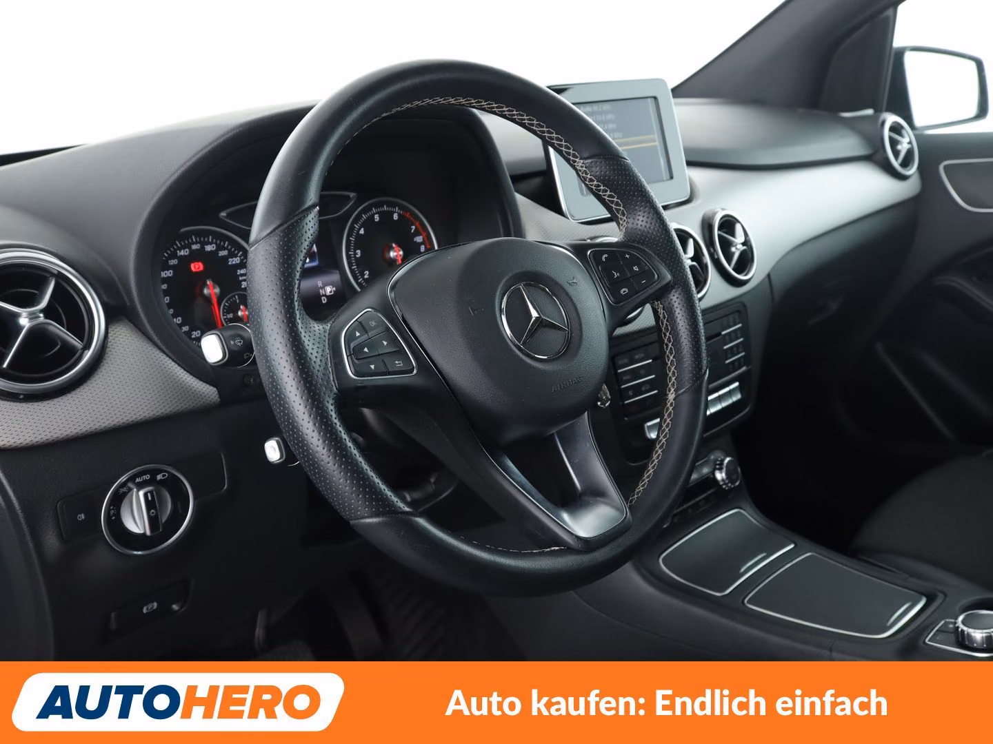 Mercedes-Benz B 180 Urban Aut.*NAV*LED*TEMPO*PDC*SHZ*ALU*KLIMA