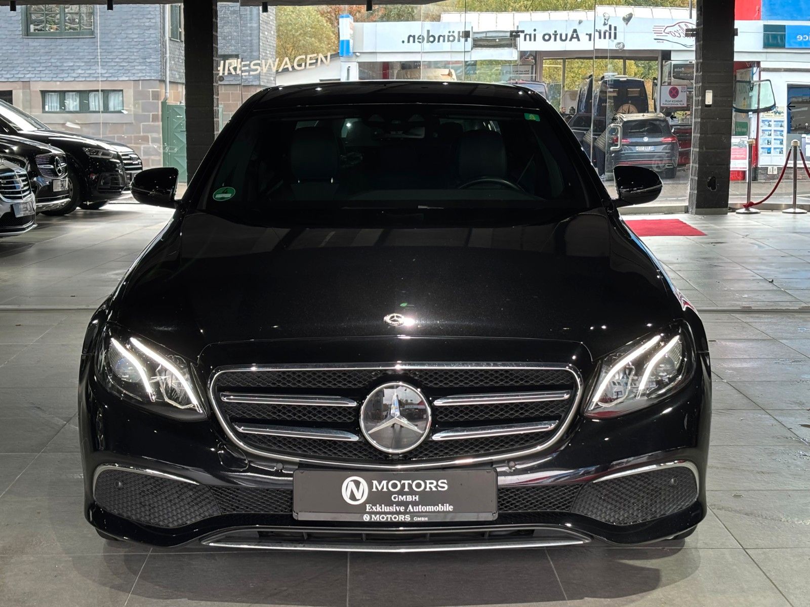 Fahrzeugabbildung Mercedes-Benz E 220d *Ambiente*Kamera*ACC*LED*SHZ