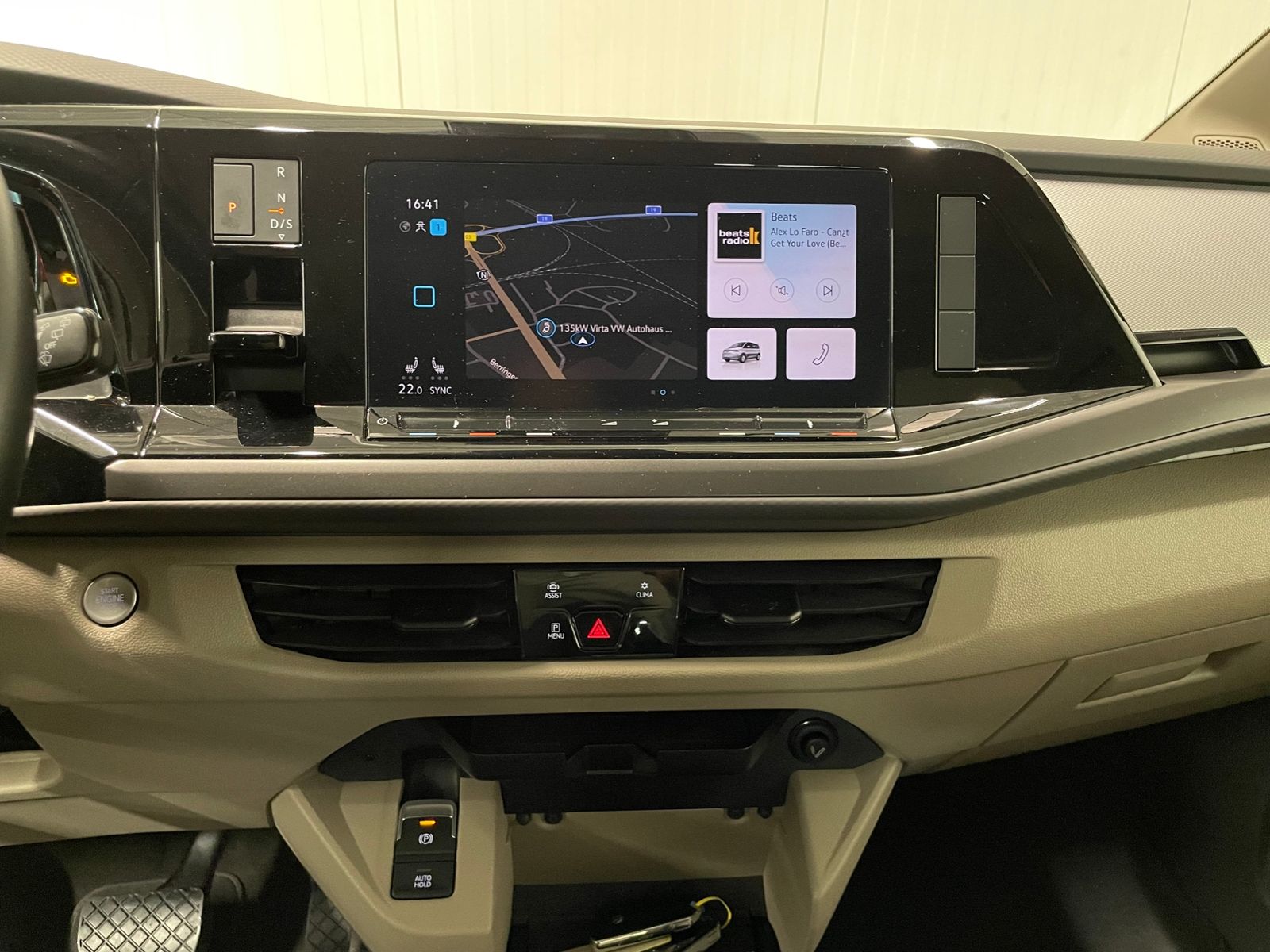 T7 Multivan 2.0 TDI DSG SHZ RFK TEMPOMAT PDC