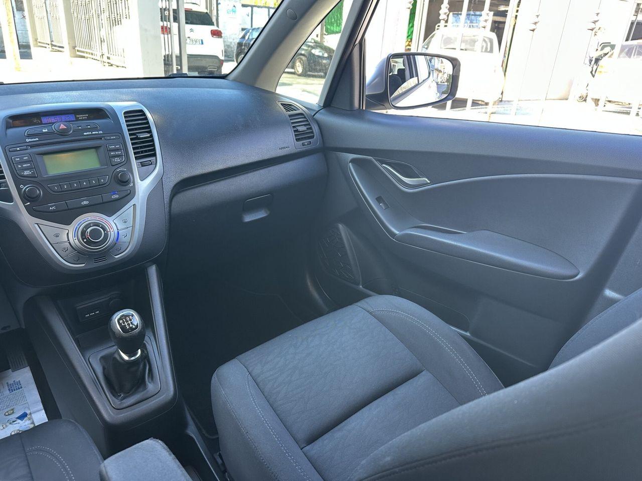 Hyundai ix20 2013 — photo 13