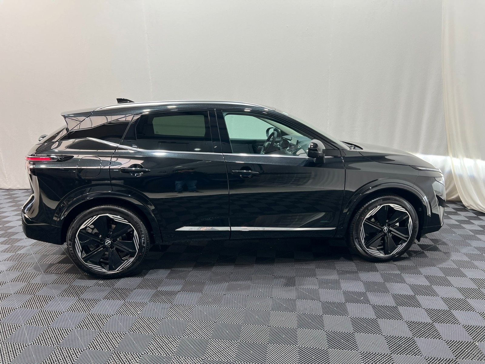 Fahrzeugabbildung Nissan Qashqai 1.3 MHEV -X-tronic Tekna+Premium