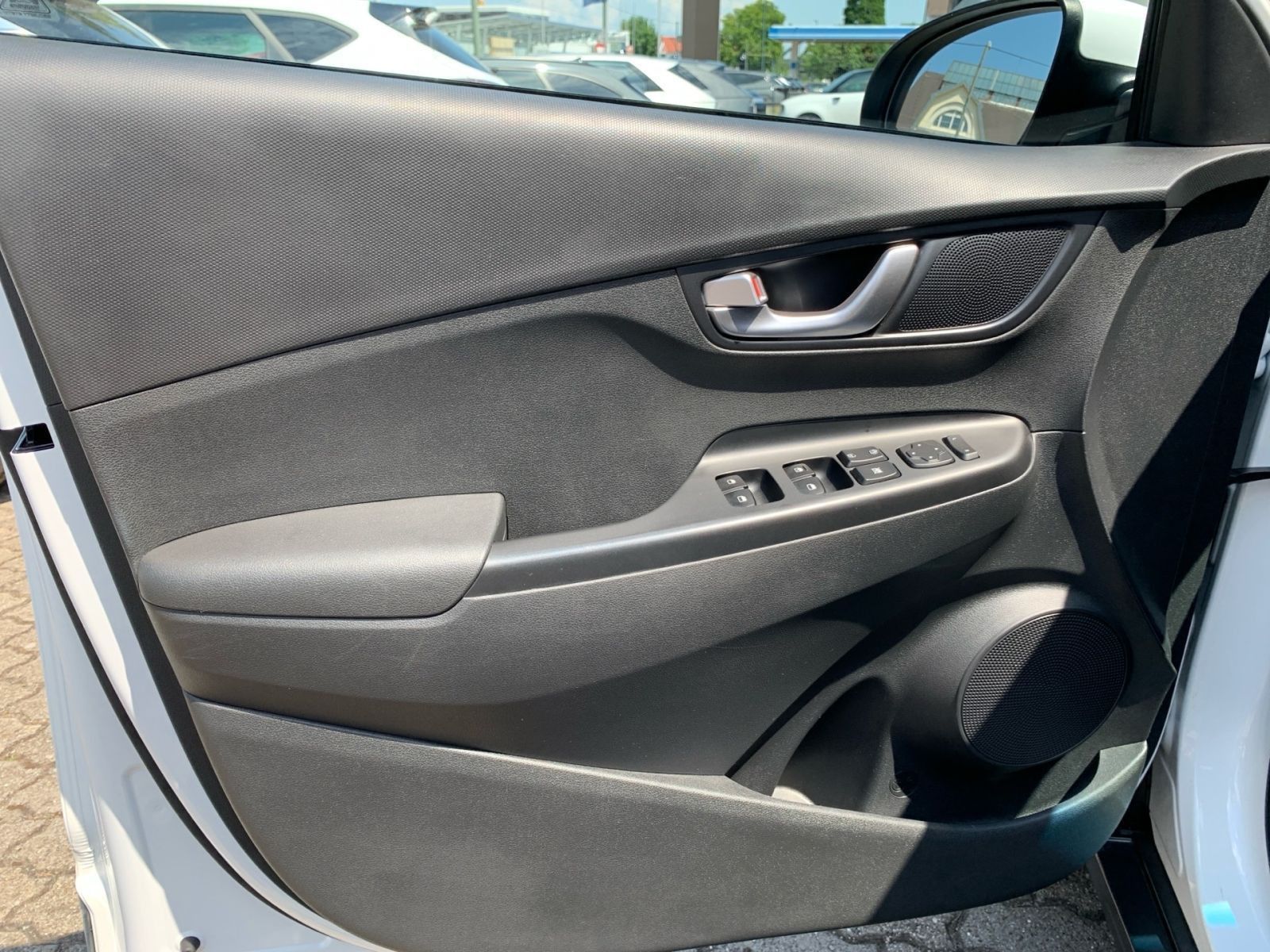 Fahrzeugabbildung Hyundai KONA Select Elektro 11 kW OBC Sitzheizung