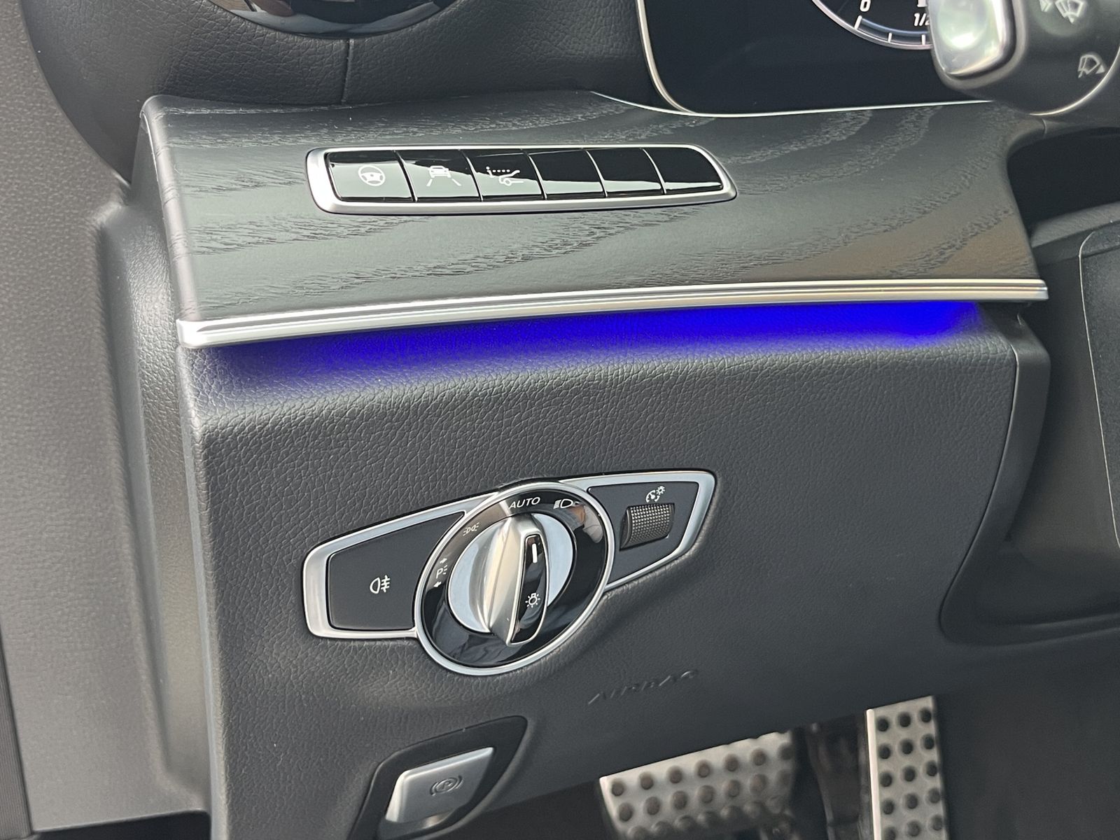 Fahrzeugabbildung Mercedes-Benz E 300 de*AMG Line*LED*ViCo*HUD*SHZ*PDC*Kamera***