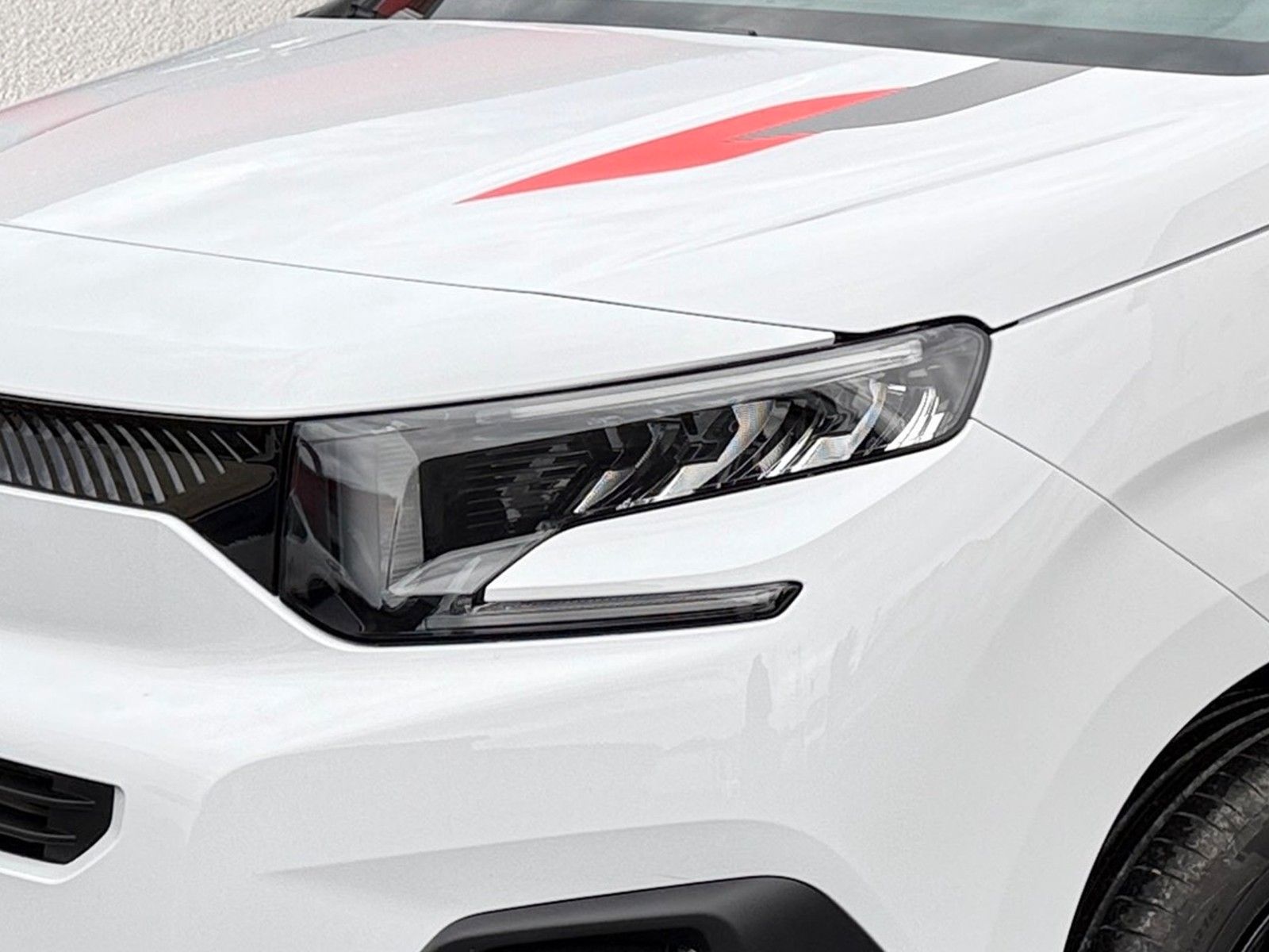 Fahrzeugabbildung Citroën Berlingo 1.5 Diesel 100 M XTR Neuwagen