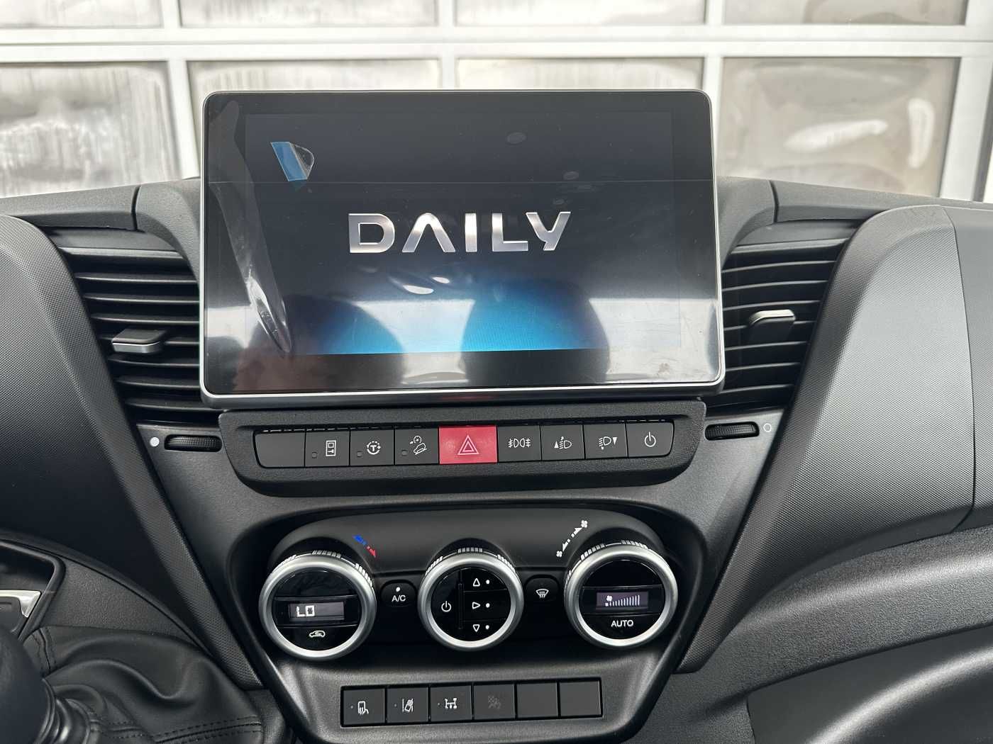 Fahrzeugabbildung Iveco 70C18H 3-S.-Kipper Meiller *R3.450mm*2xAHK*