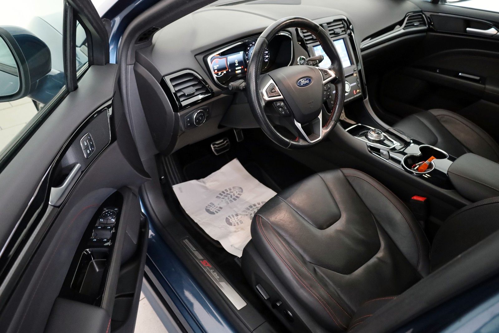 Fahrzeugabbildung Ford Mondeo Turnier ST-Line Leder,Navi,Panorama,AHK