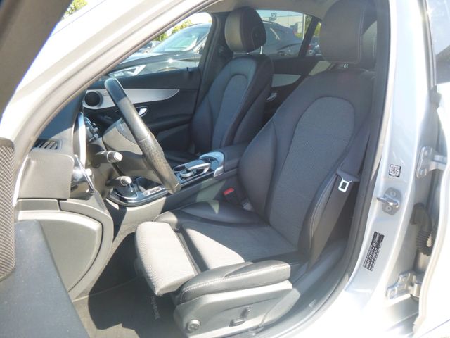 Fahrzeugabbildung Mercedes-Benz C 180 CGI Avantgarde >NAV/Sitzheiz/Einparkhilfe<