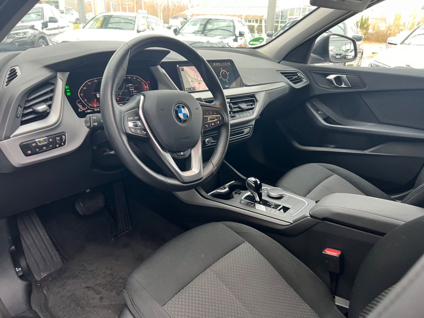 Fahrzeugabbildung BMW 118d Aut. Advantage LKH/LED/LC-PROF/PDC/SHZ