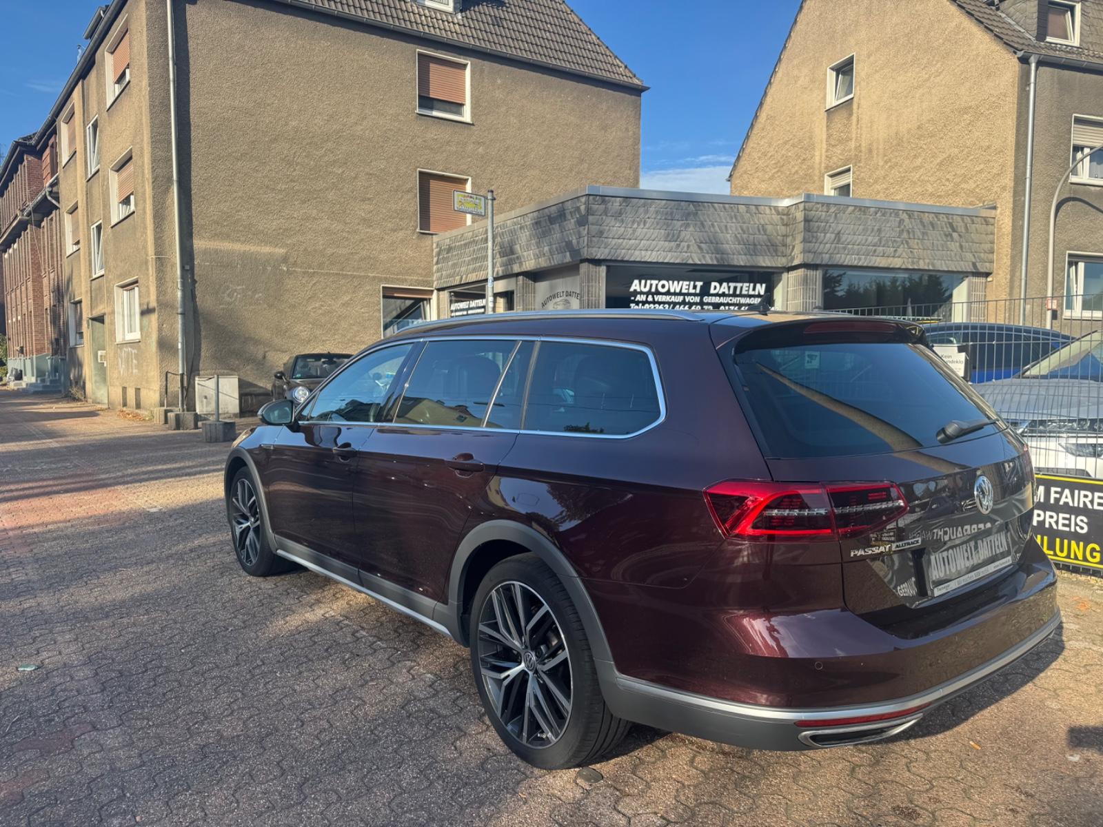 Volkswagen AUT/360°KAMERA/PANO/LEDER/LHZ/HUD/SHZ-V-H/KEYLES