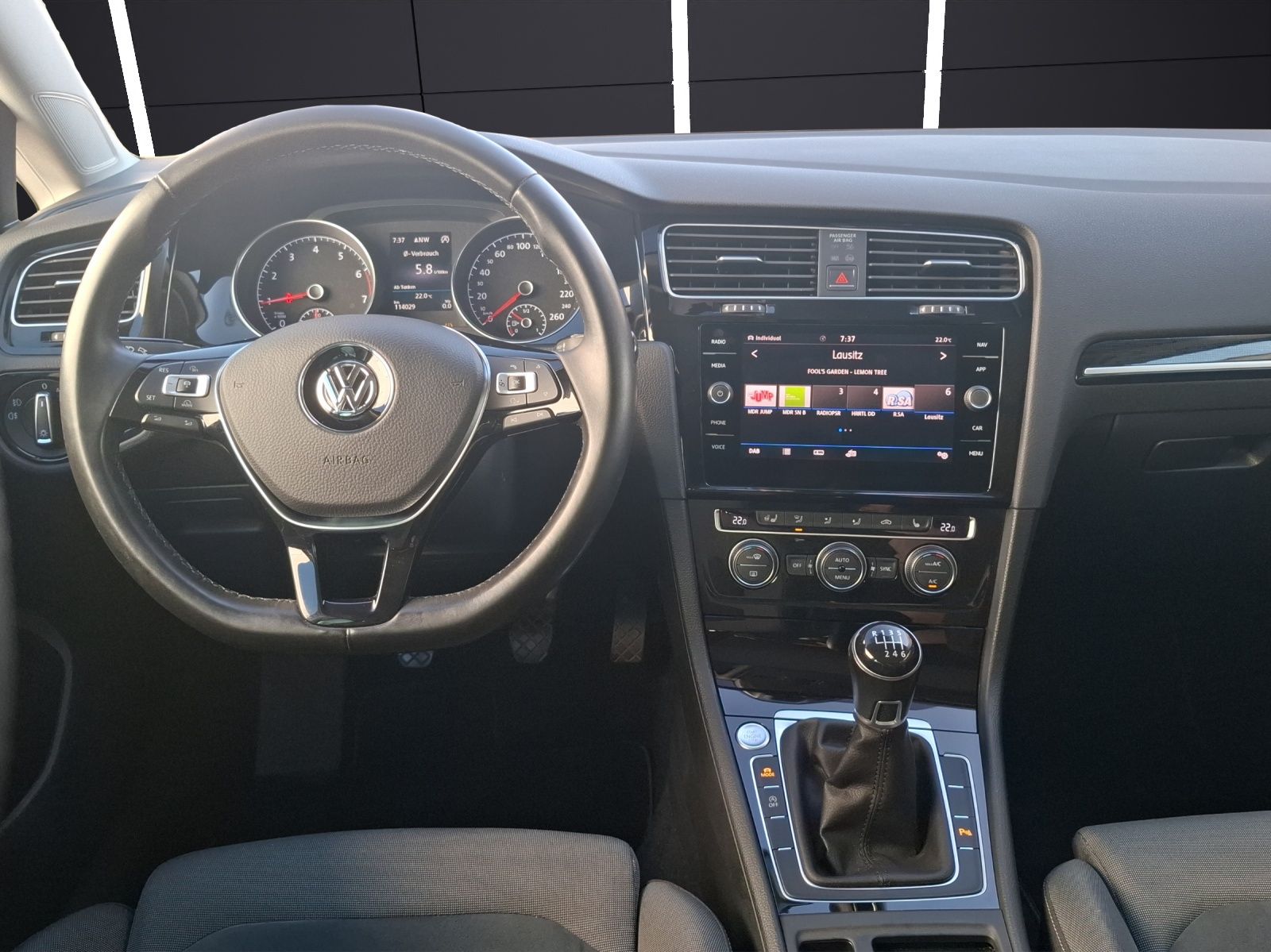 Fahrzeugabbildung Volkswagen Golf VII TSI Higline LED AHK Navi Pano ACC RFK S