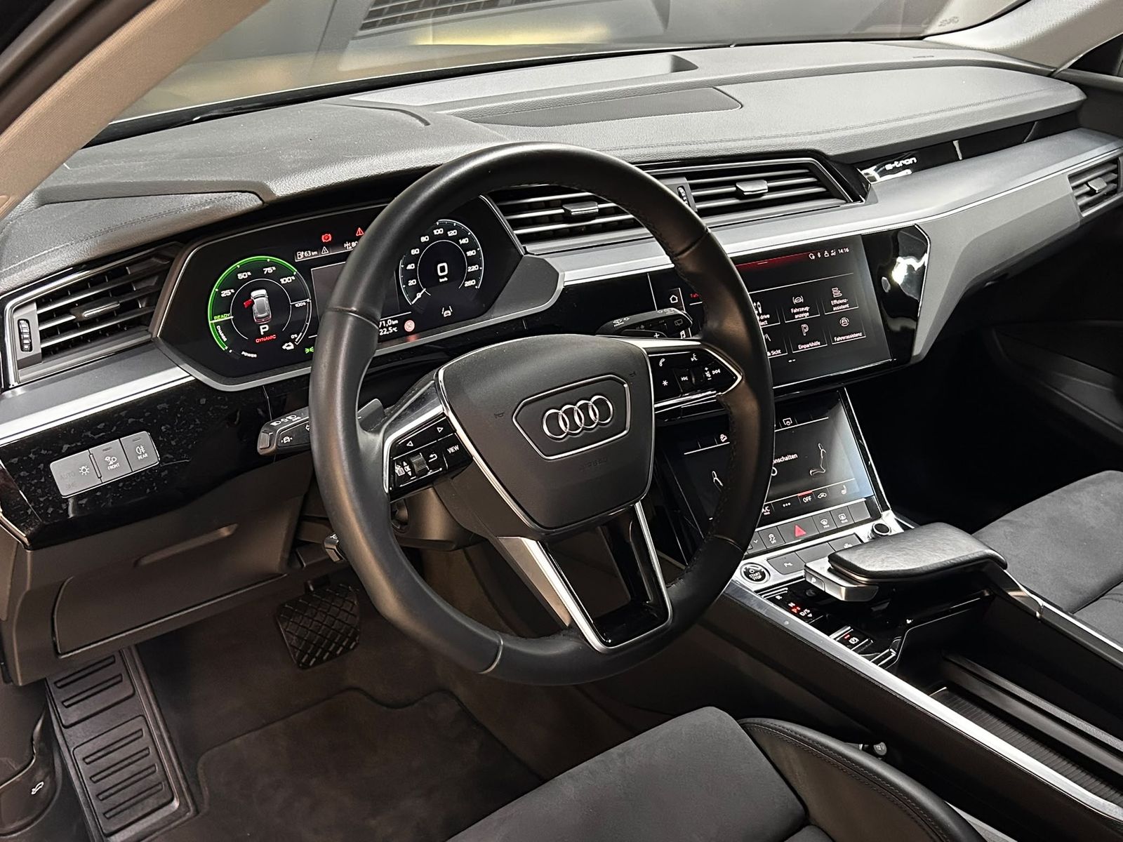 Fahrzeugabbildung Audi e-tron 50 Quatt ALCANTARA+NAVI+LED SHZ+ACC+APS+