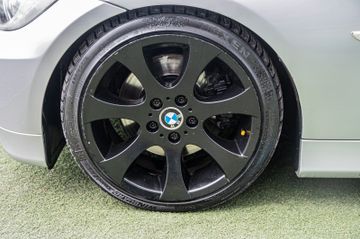 Fahrzeugabbildung BMW Lim. 330d xDrive  |LEDER|PDC|XENON|SHZ|