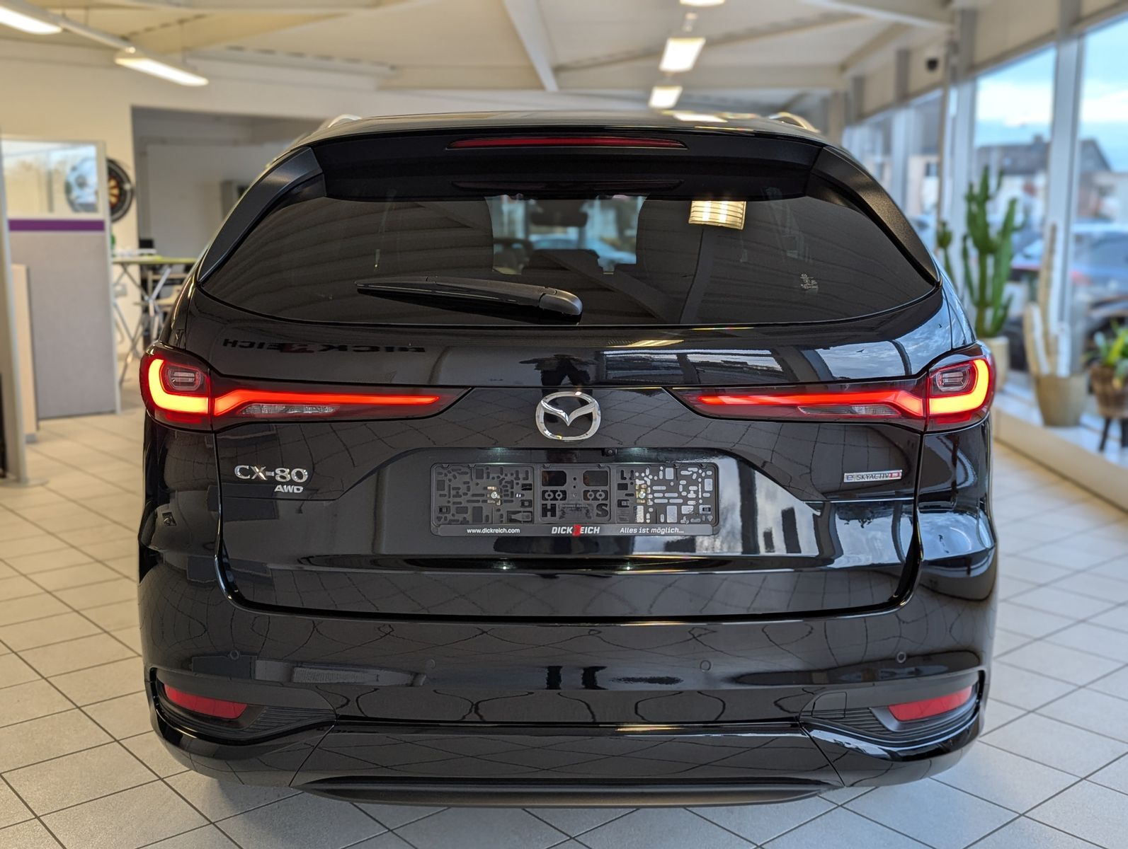 Fahrzeugabbildung Mazda CX-80 3.3L E-SKYACTIV D 254 HOMURA+ 7-Sitze Pano