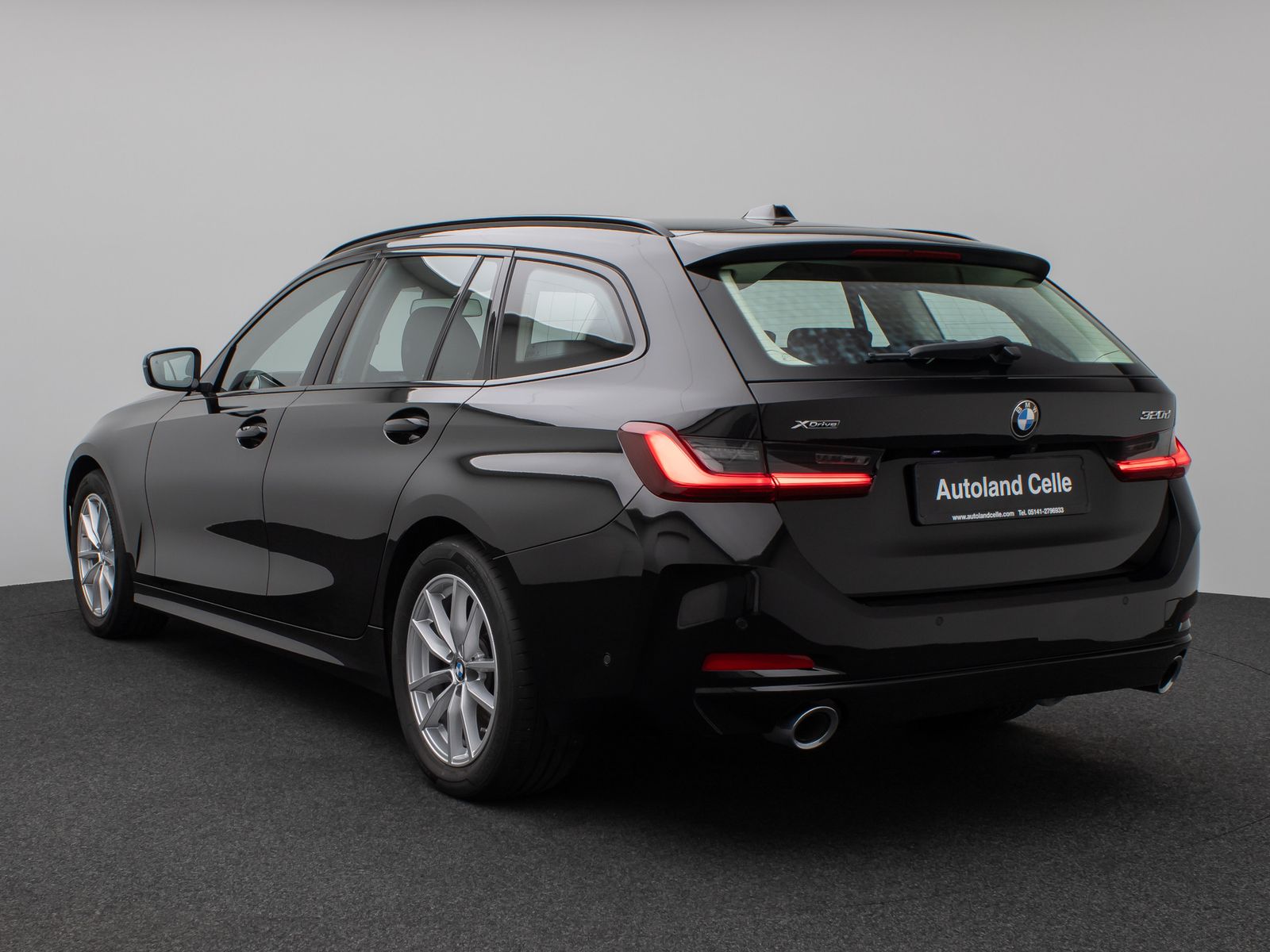 Fahrzeugabbildung BMW 320d xD Kamera HUD DAB CockPitPro Stop&Go AHK
