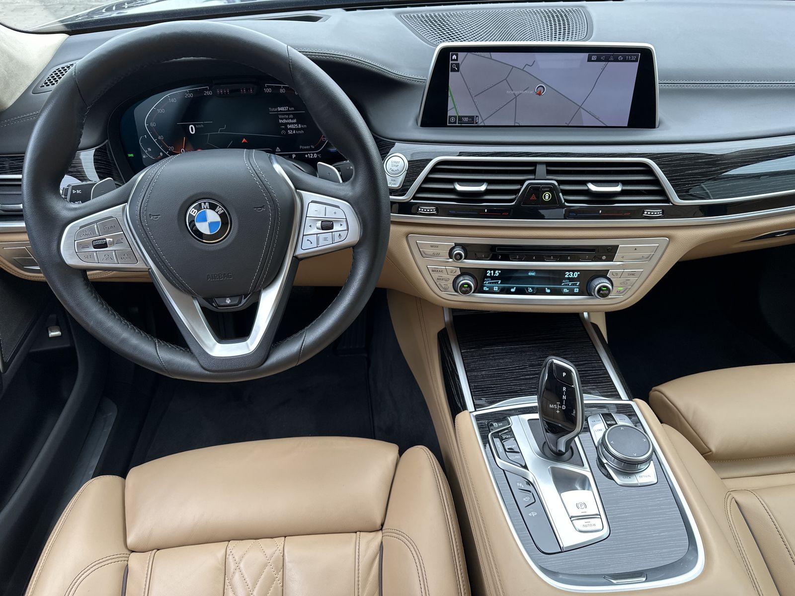 Fahrzeugabbildung BMW 750i xDrive Pure Excellence NAV+LASER+360°+HEAD-