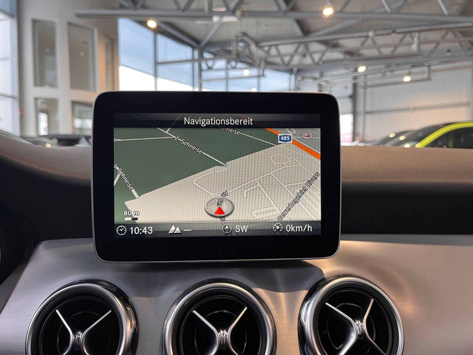 Fahrzeugabbildung Mercedes-Benz GLA 250 4Matic AMG Line AHK PANO RFK 19"