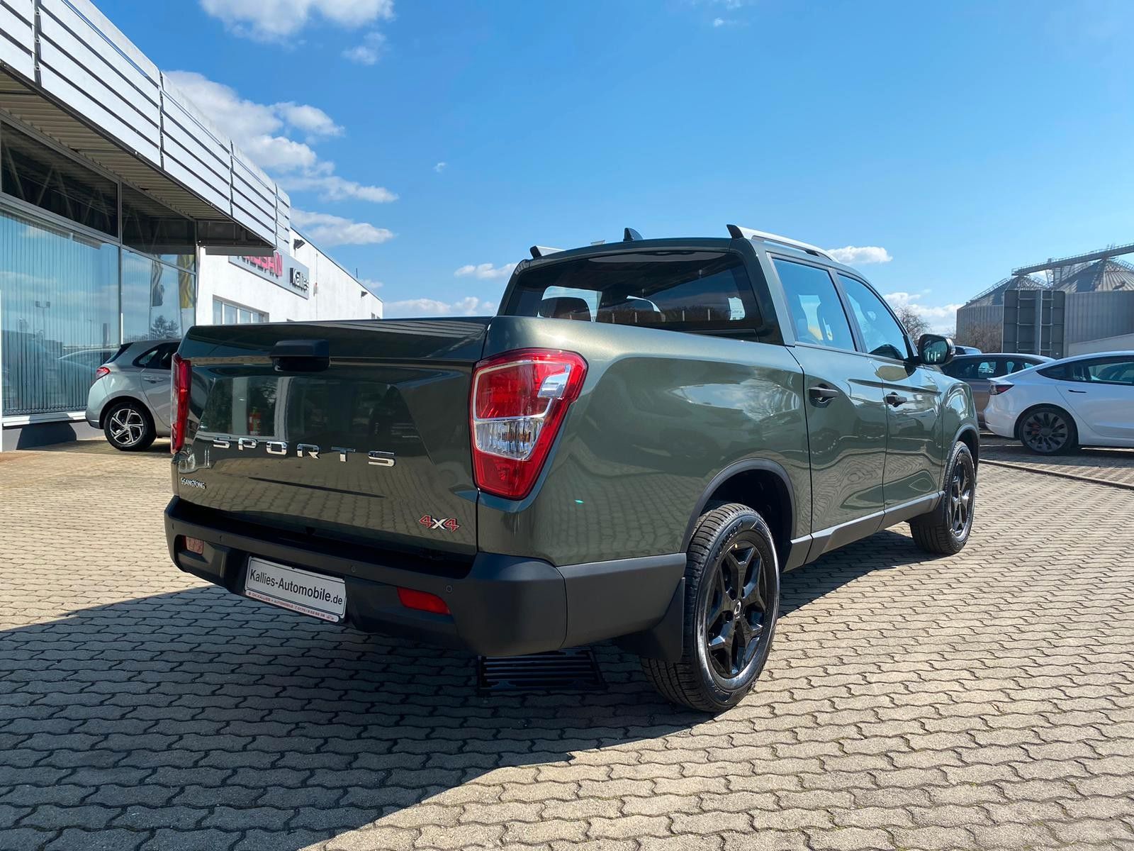 Fahrzeugabbildung Ssangyong Musso Grand 2.2d AT 4x4 BLACK LEDER+XENON+SD+DIF